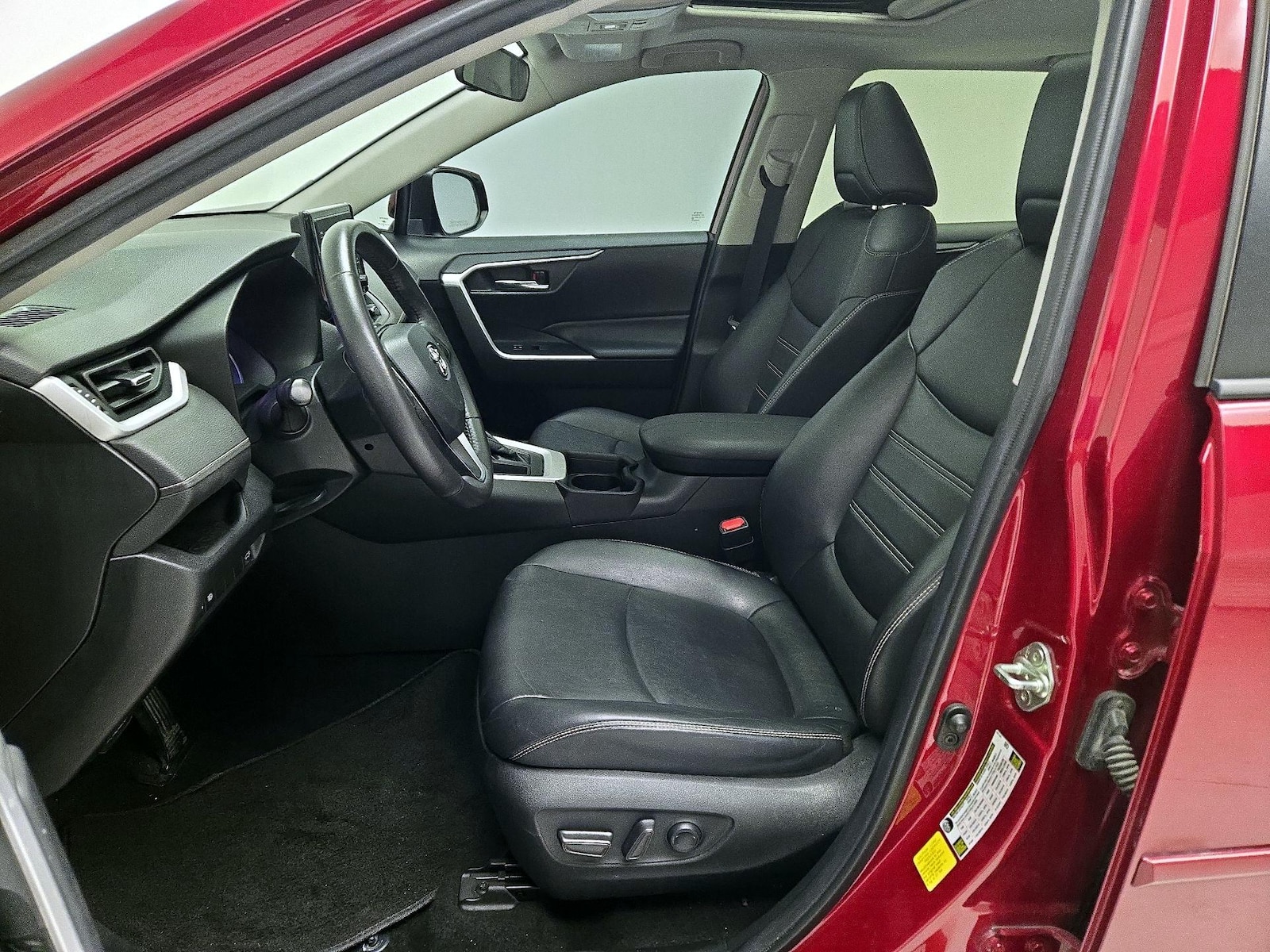 2020 Toyota RAV4 XLE Premium - Photo 12