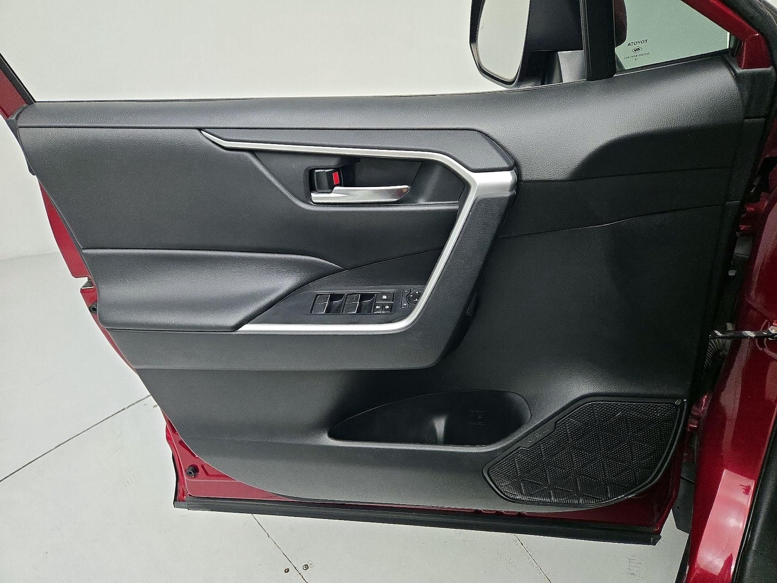 2020 Toyota RAV4 XLE Premium - Photo 13