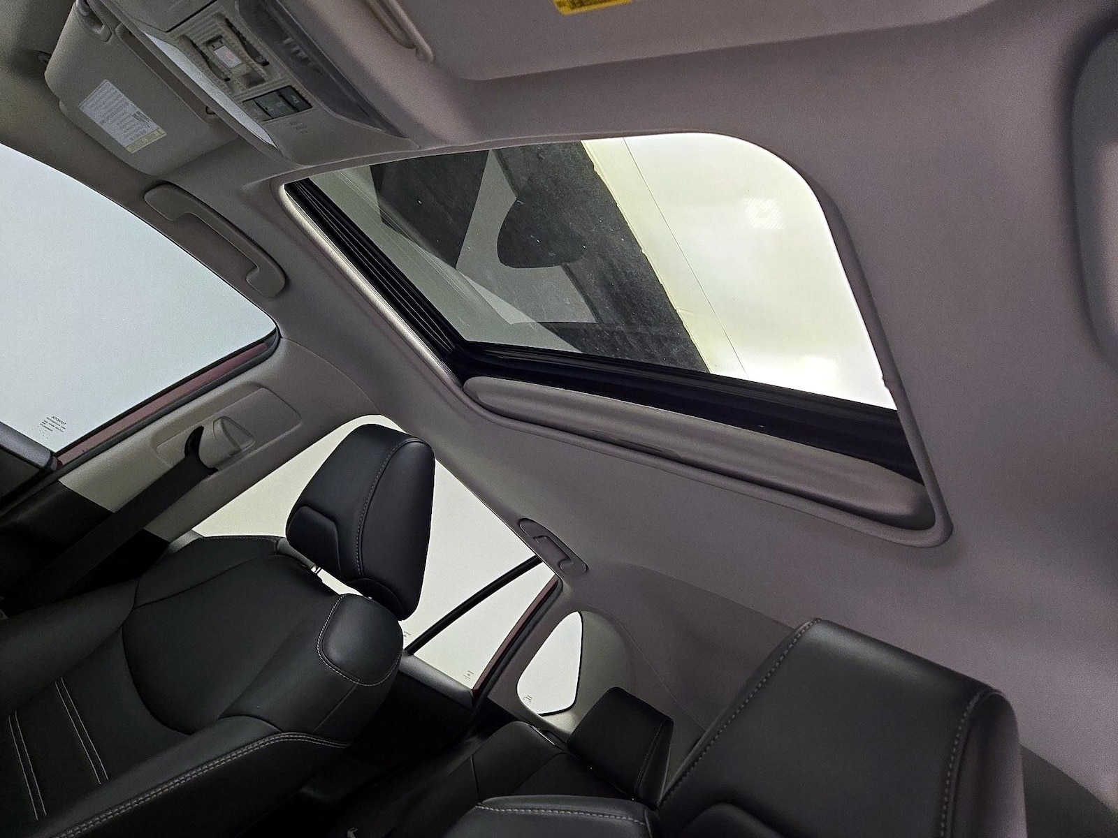 2020 Toyota RAV4 XLE Premium - Photo 20