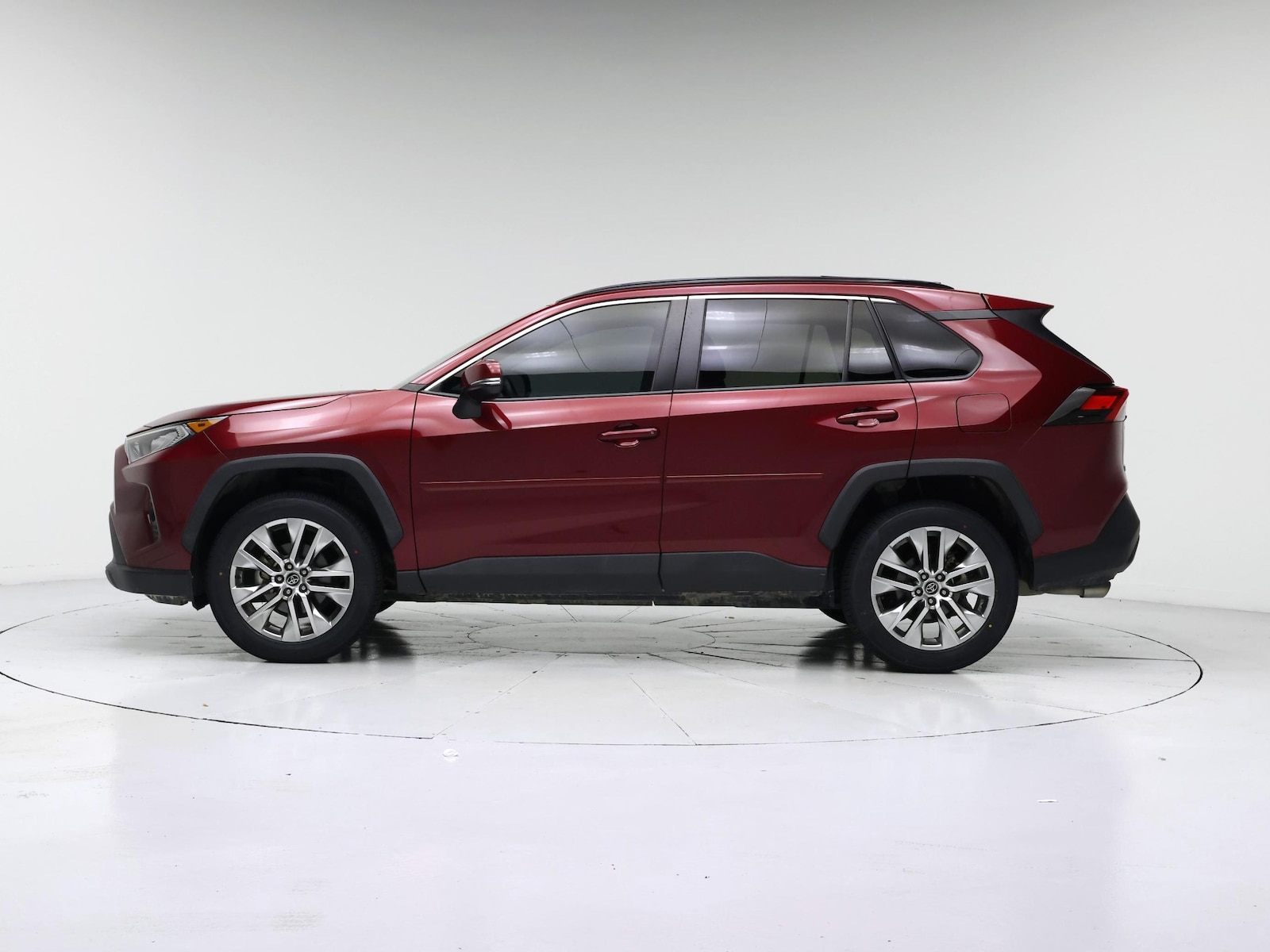 2020 Toyota RAV4 XLE Premium - Photo 4
