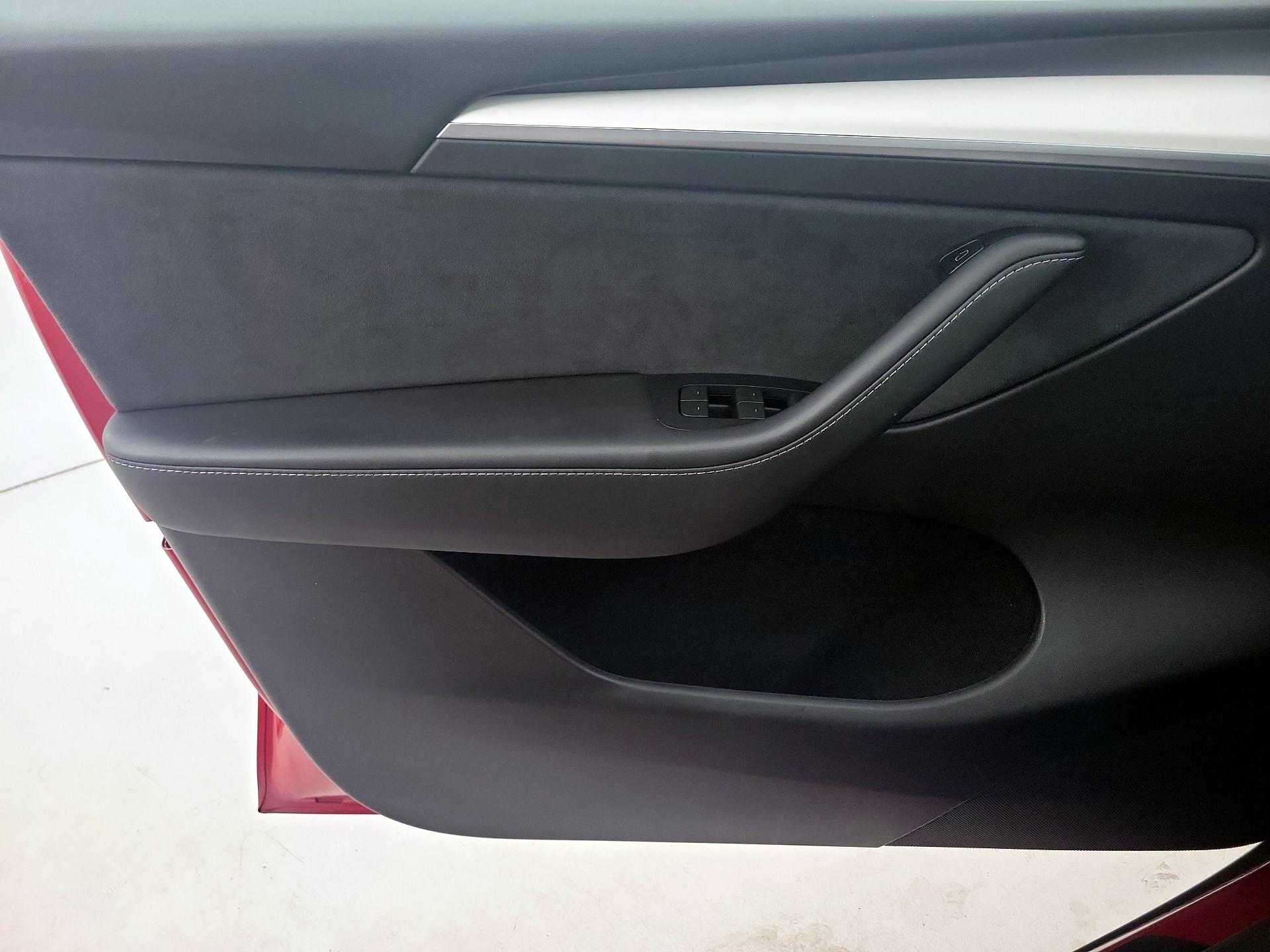 Thumbnail: 2023 Tesla Model Y - 12