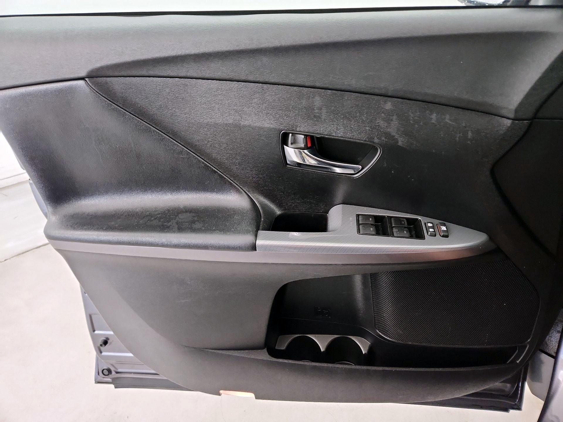 Thumbnail: 2015 Toyota Venza - 12