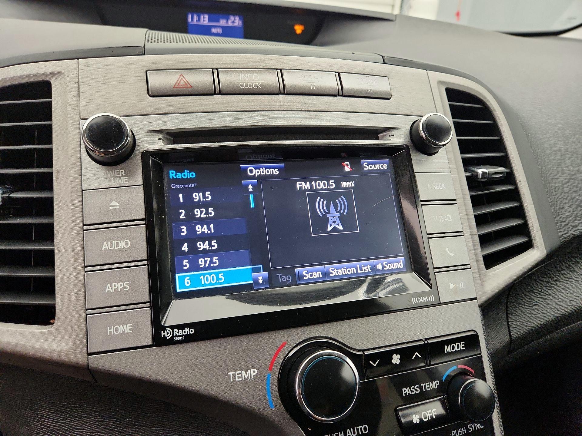 Thumbnail: 2015 Toyota Venza - 15