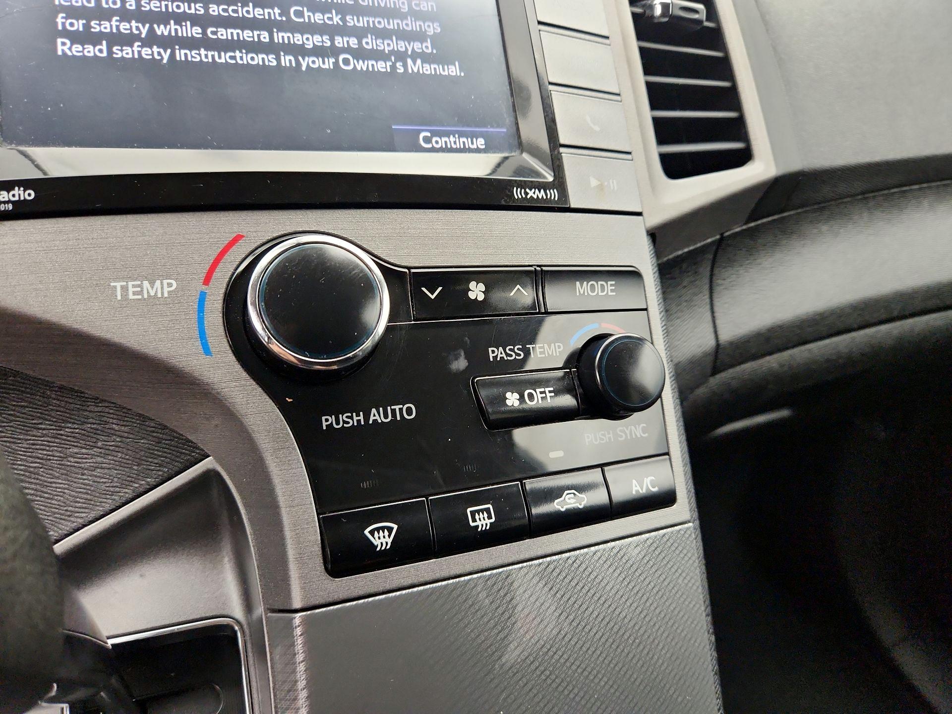 Thumbnail: 2015 Toyota Venza - 16
