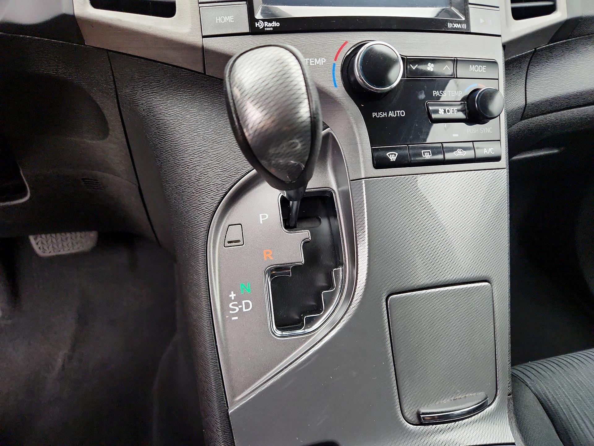 Thumbnail: 2015 Toyota Venza - 17