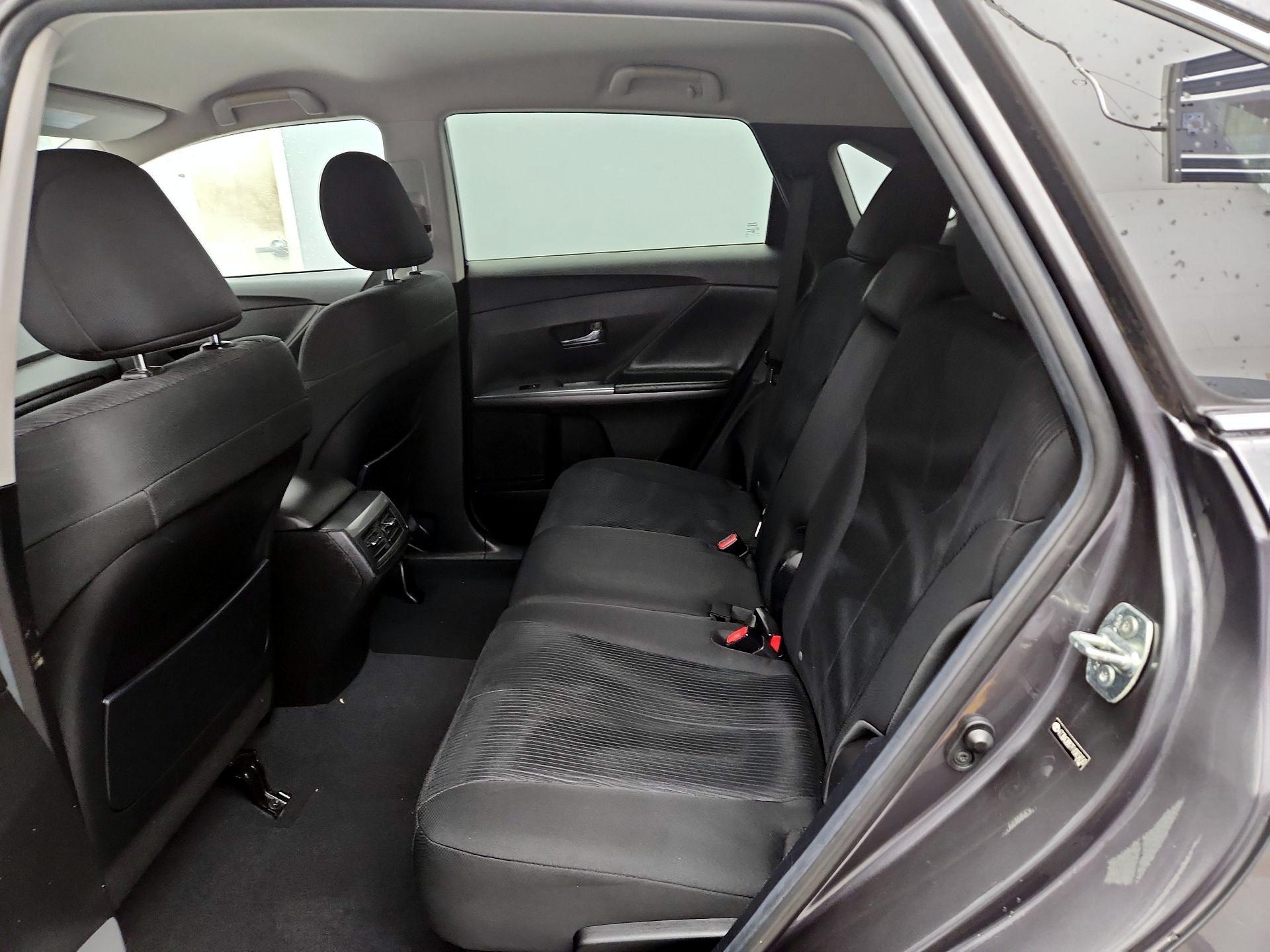 Thumbnail: 2015 Toyota Venza - 18