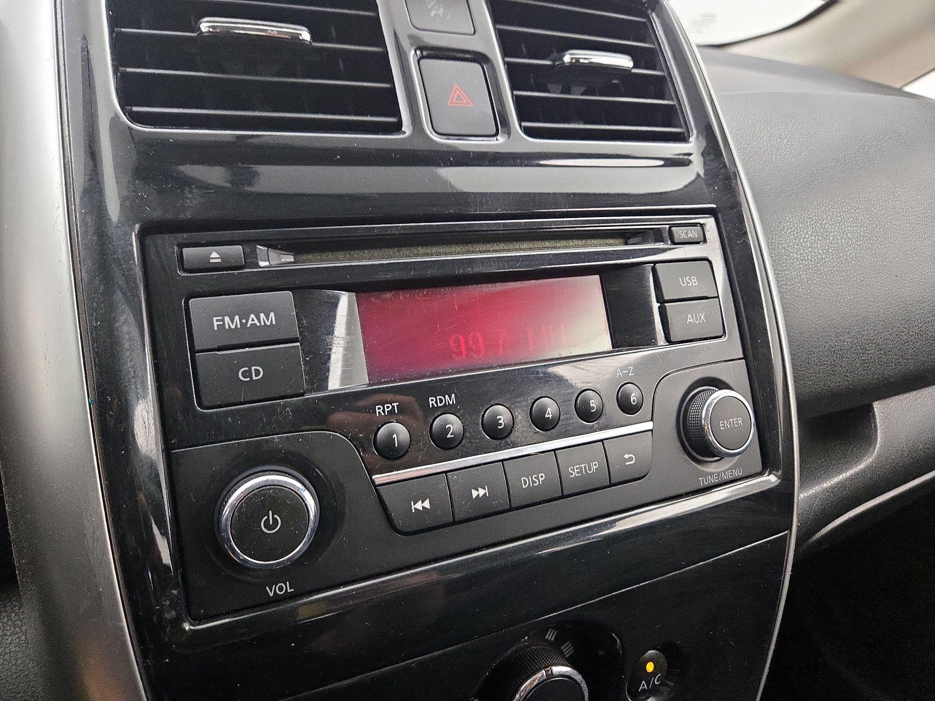 Thumbnail: 2015 Nissan Versa Note - 14
