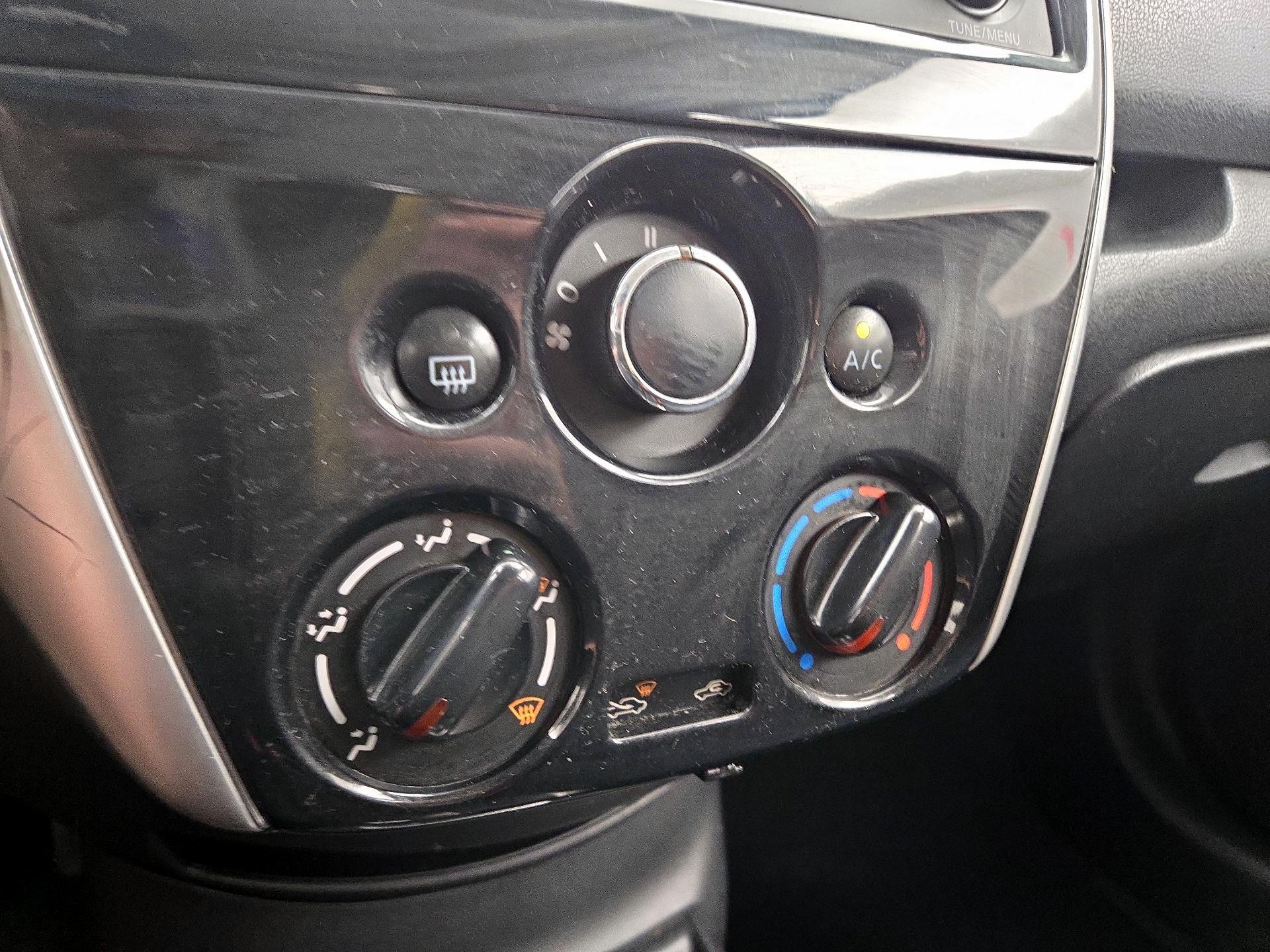 Thumbnail: 2015 Nissan Versa Note - 15