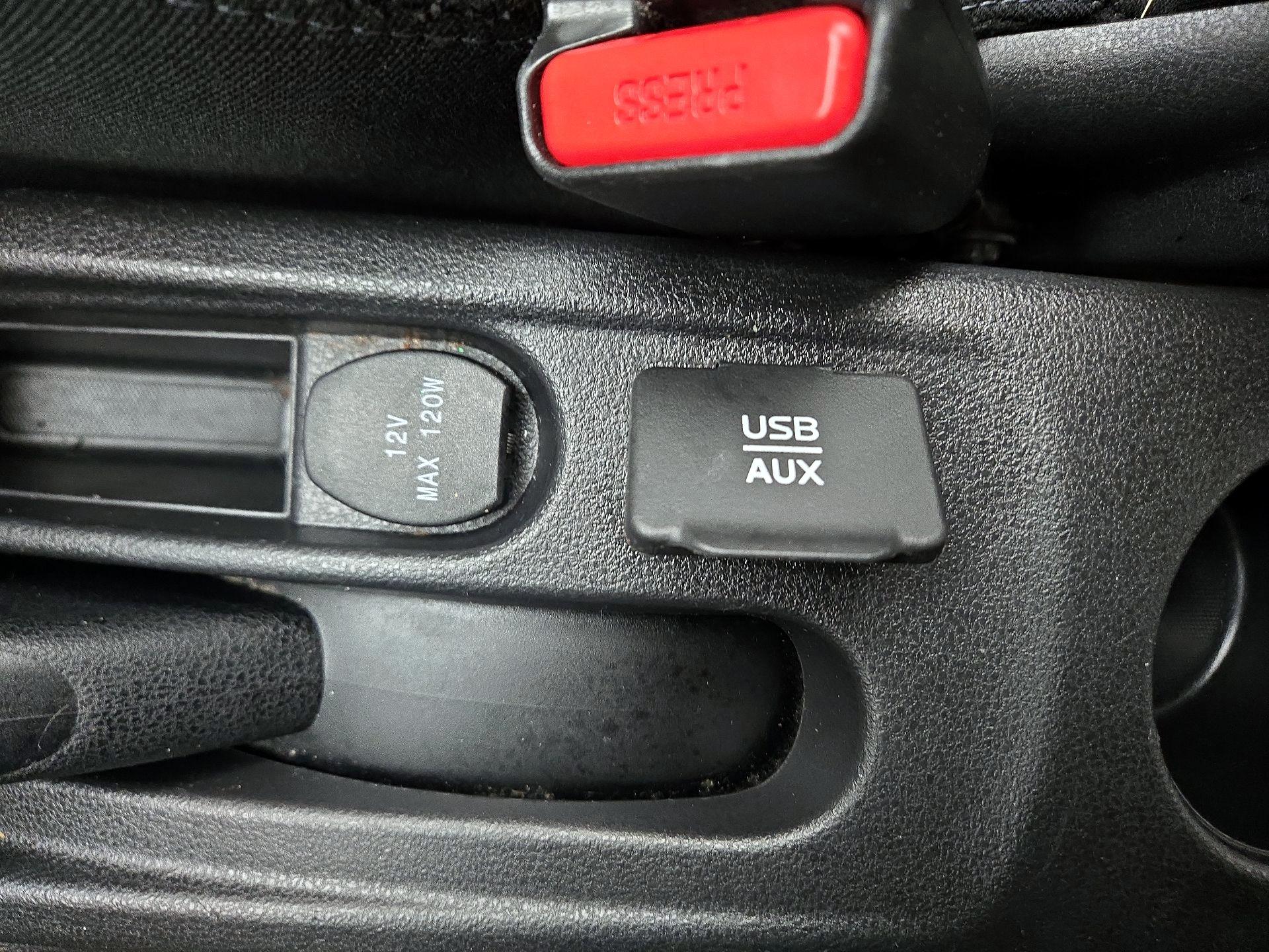 Thumbnail: 2015 Nissan Versa Note - 17