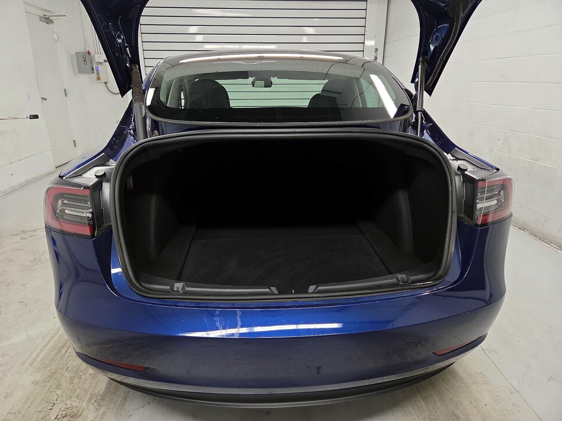 Thumbnail: 2023 Tesla Model 3 - 15