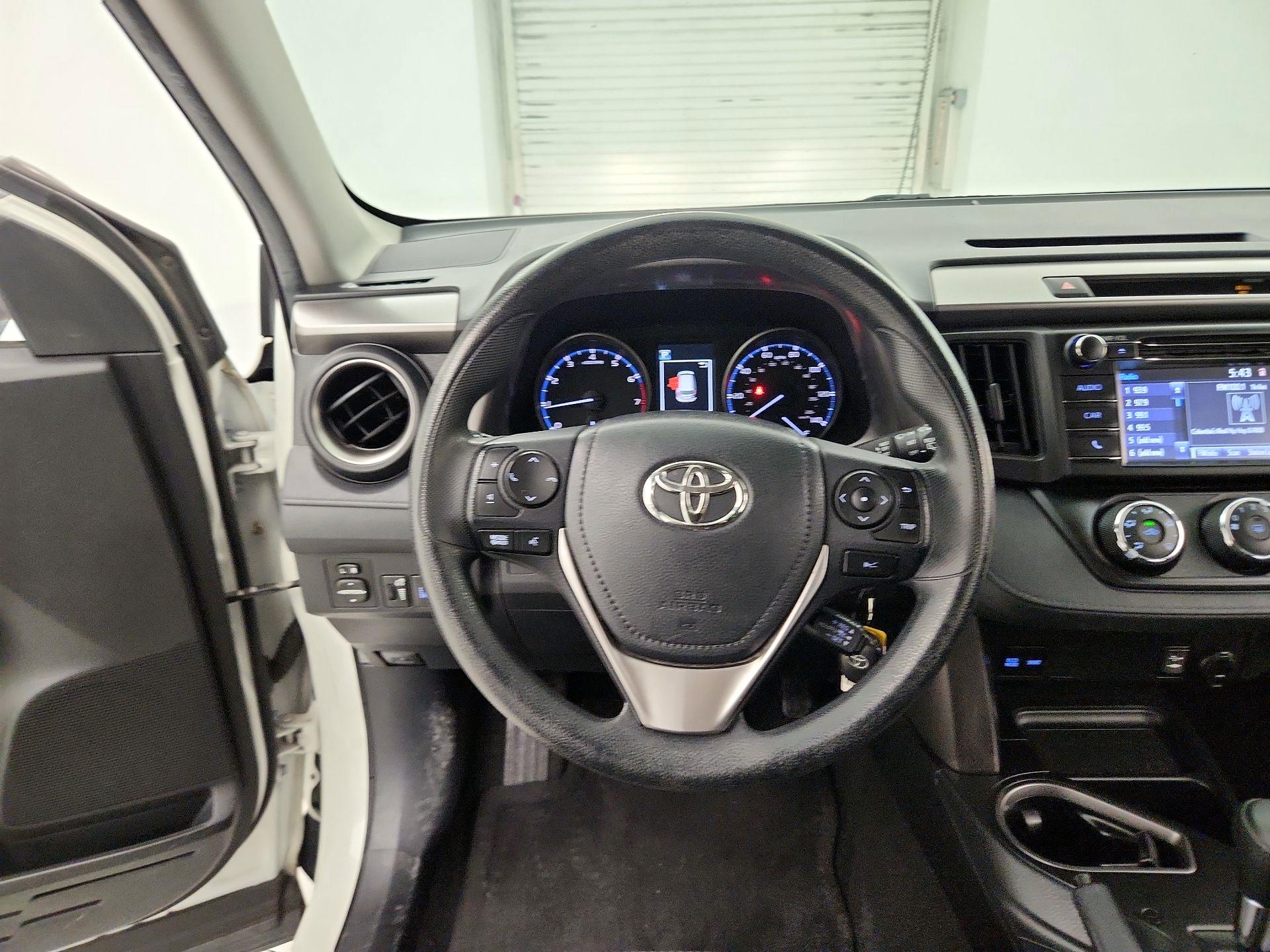 Thumbnail: 2017 Toyota RAV4 - 10