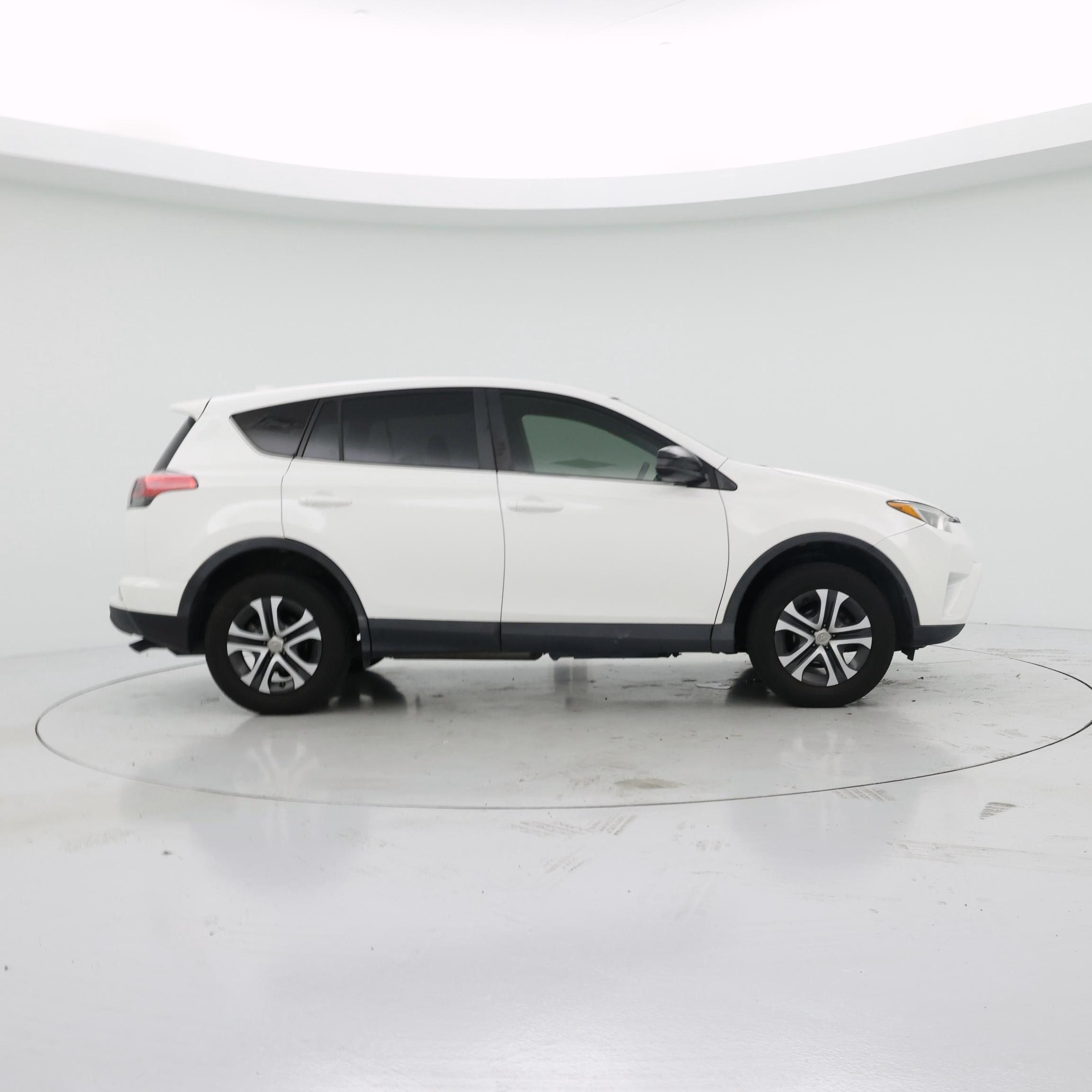 Thumbnail: 2017 Toyota RAV4 - 7