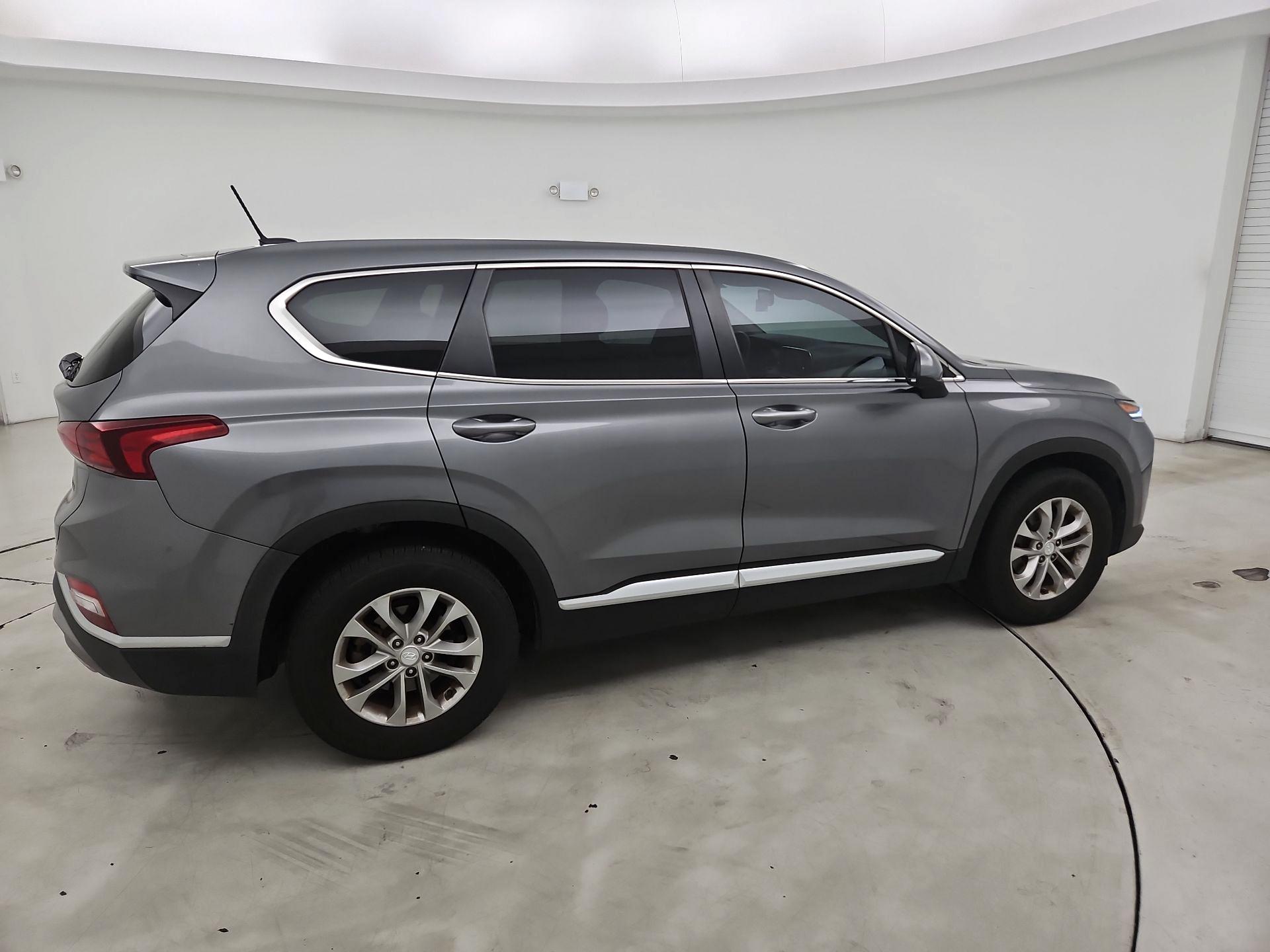 Thumbnail: 2020 Hyundai Santa Fe - 4