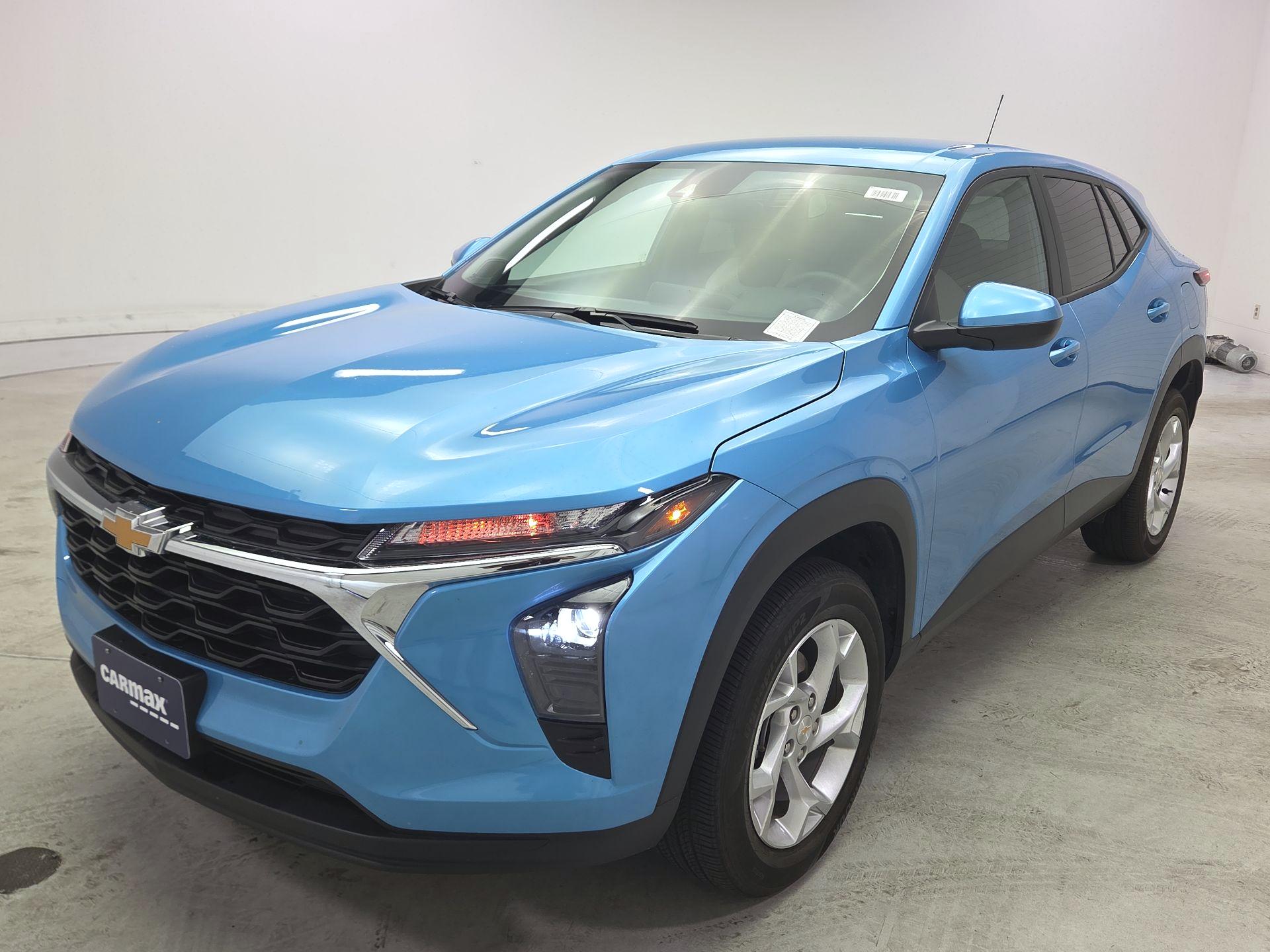Thumbnail: 2025 Chevrolet Trax - 3