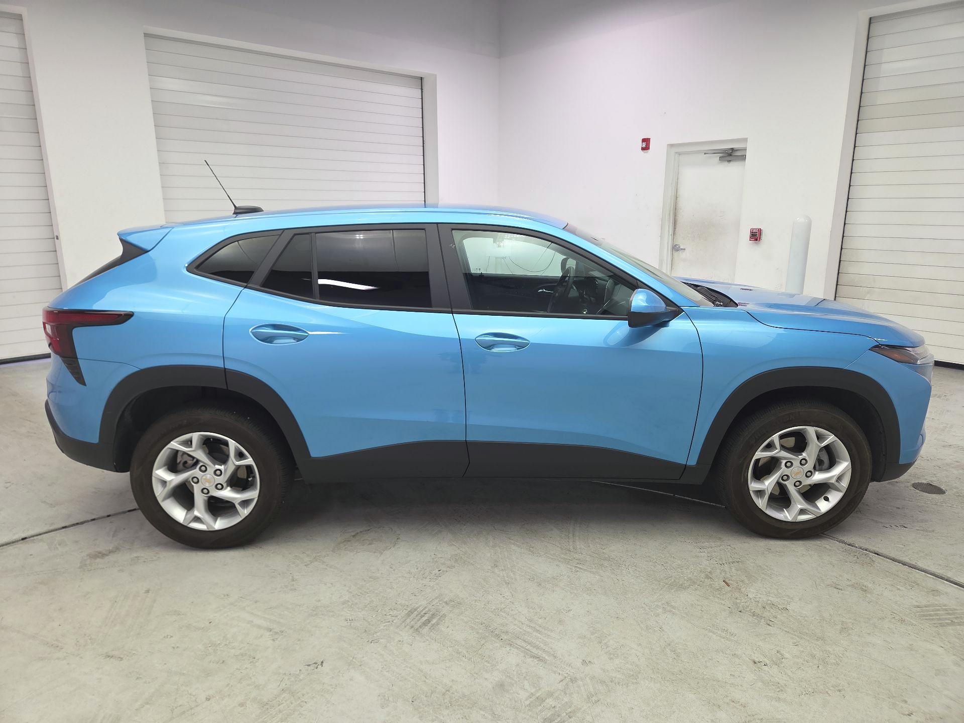 Thumbnail: 2025 Chevrolet Trax - 4