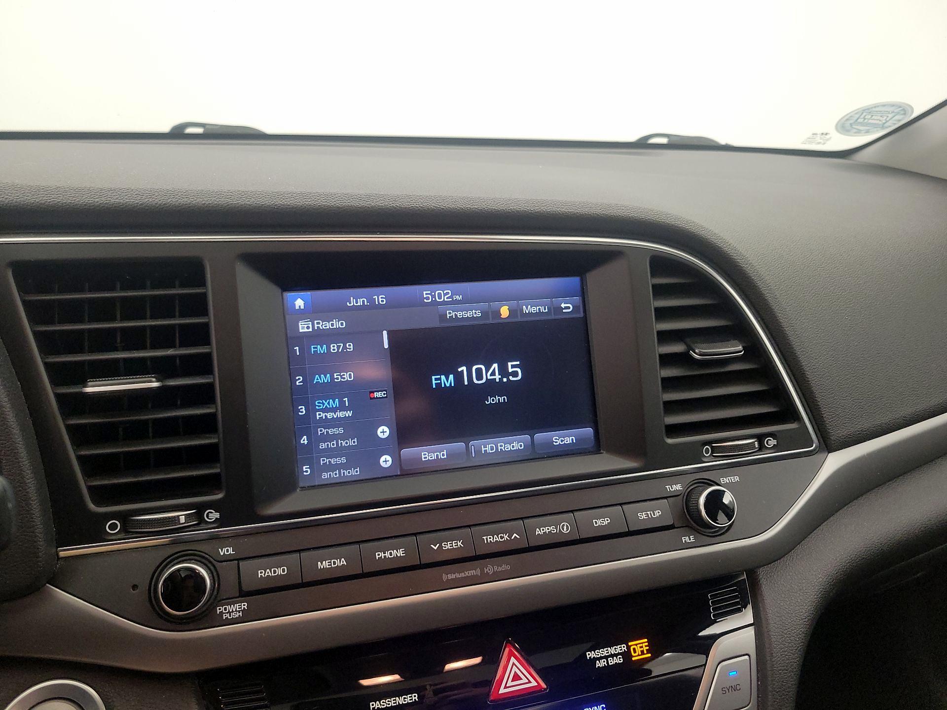 Thumbnail: 2018 Hyundai Elantra - 15