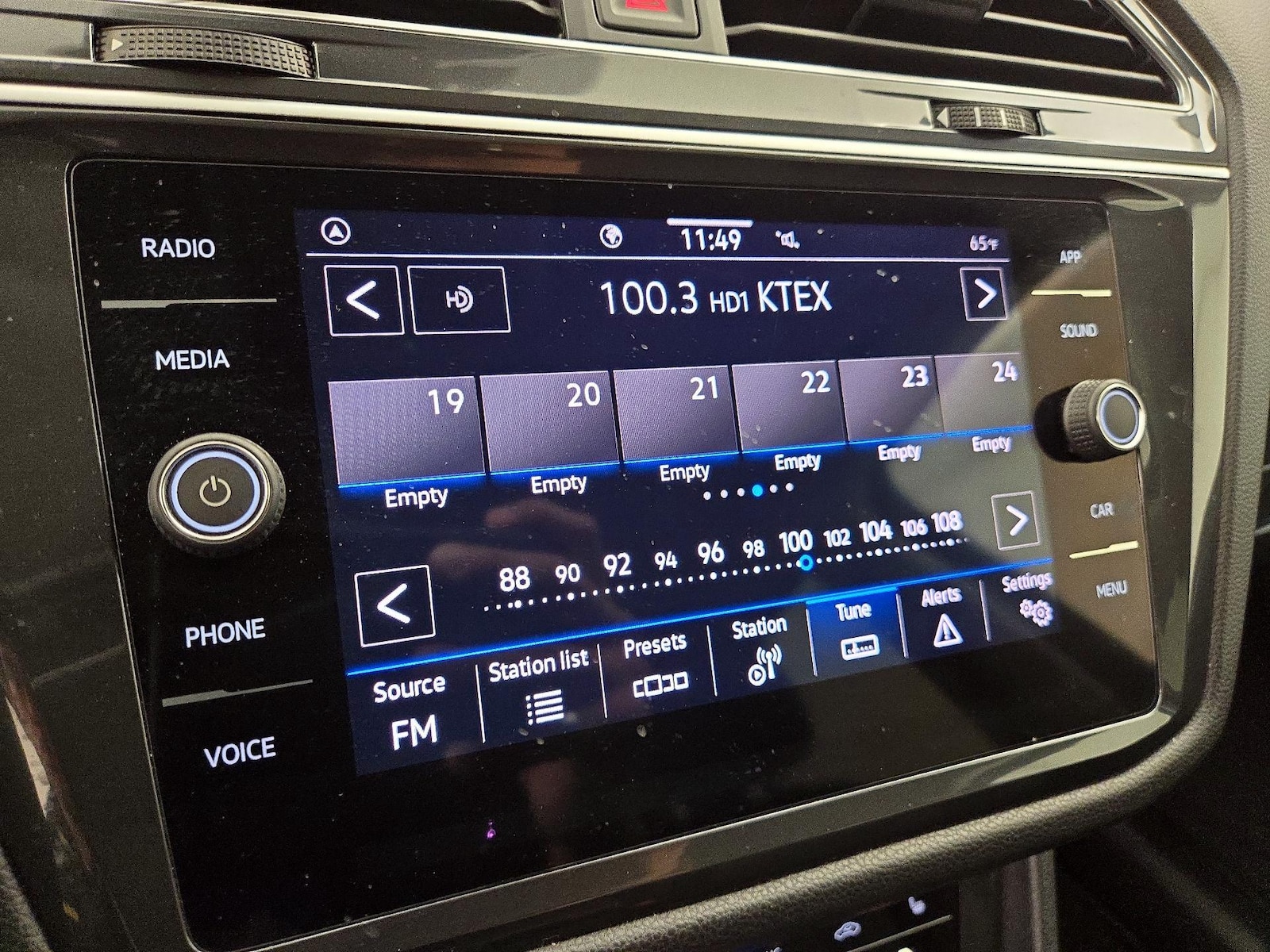 2024 Volkswagen Tiguan SE - Photo 16