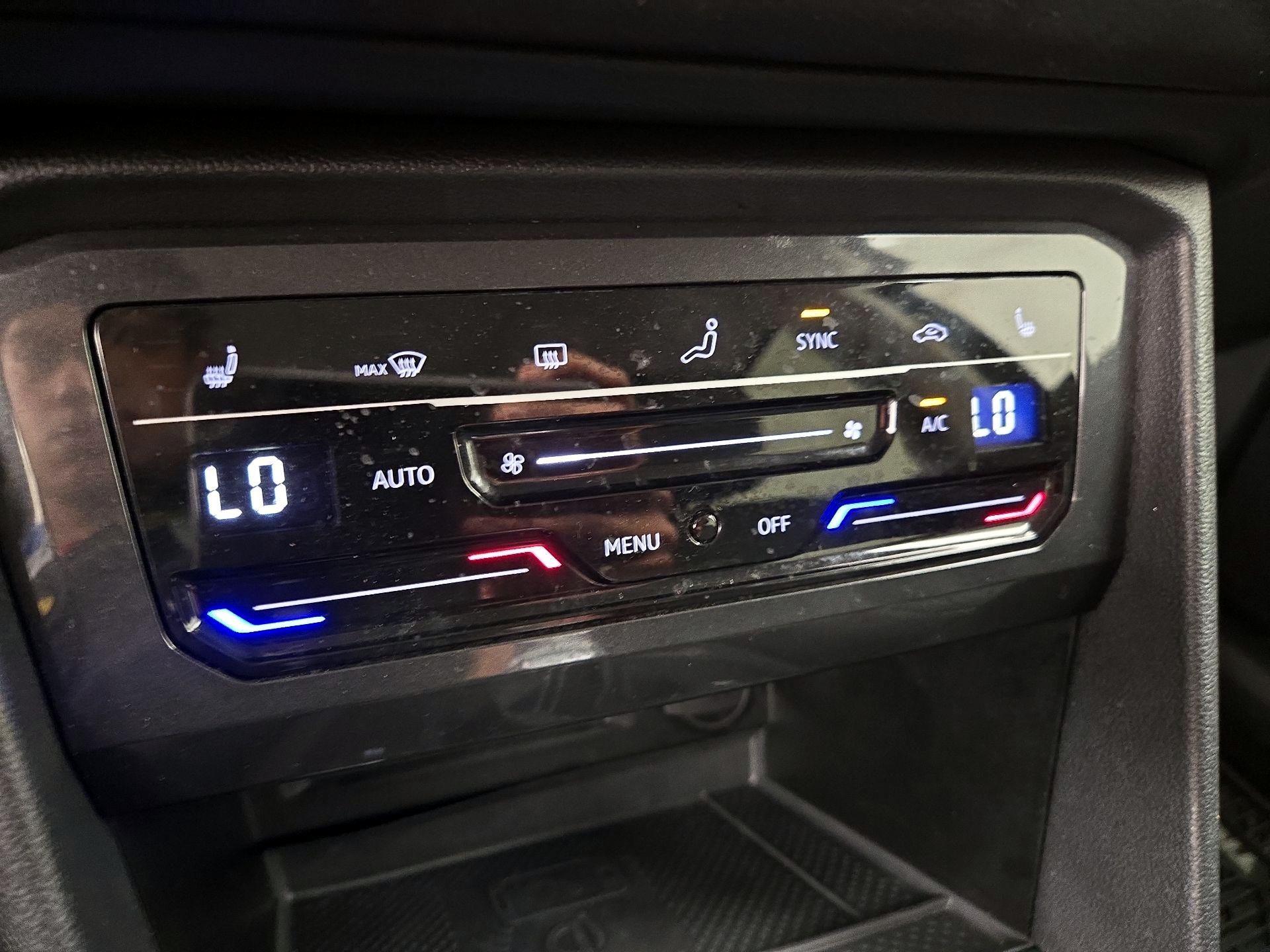 Thumbnail: 2024 Volkswagen Tiguan - 16