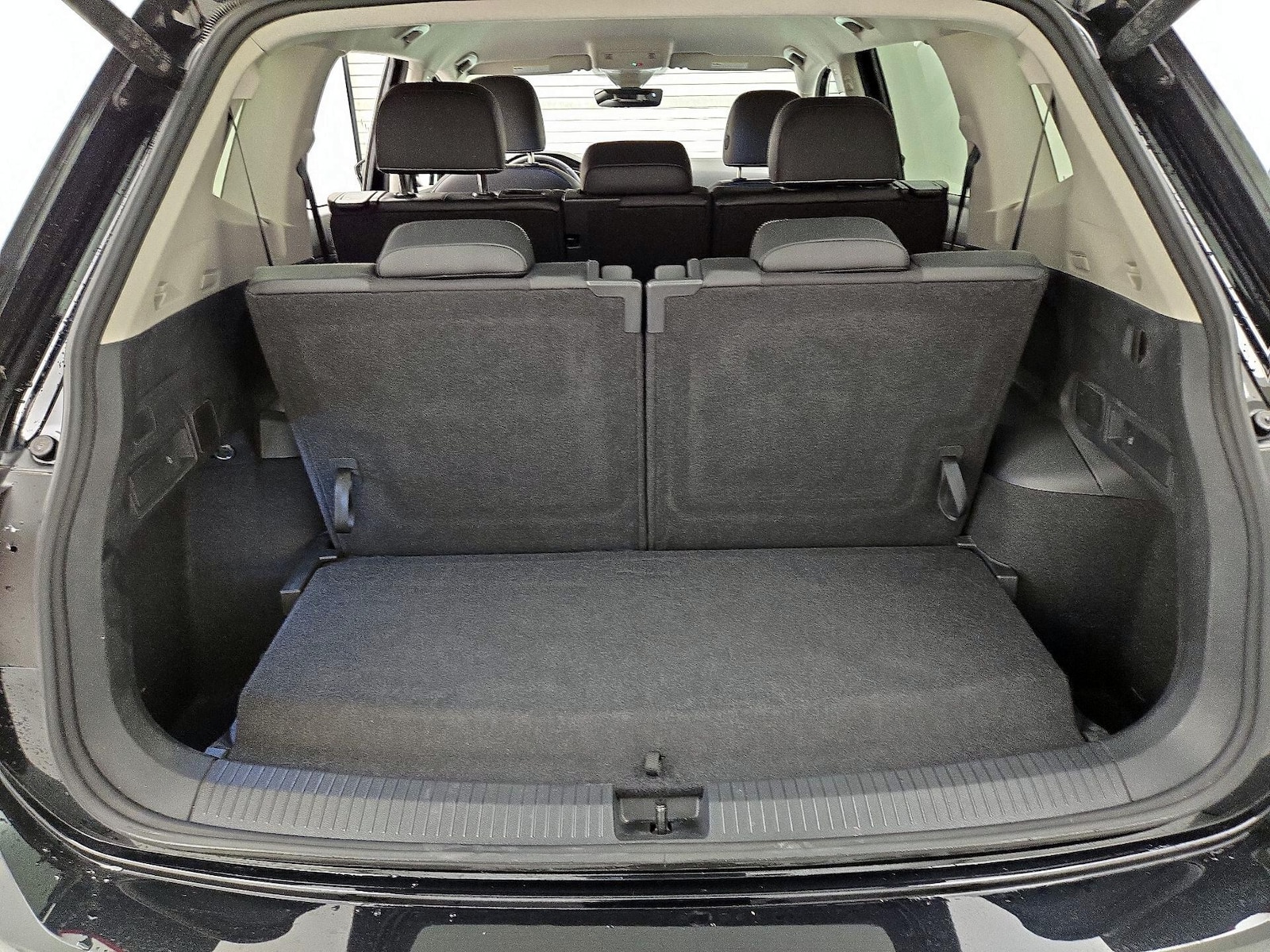 2024 Volkswagen Tiguan SE - Photo 21