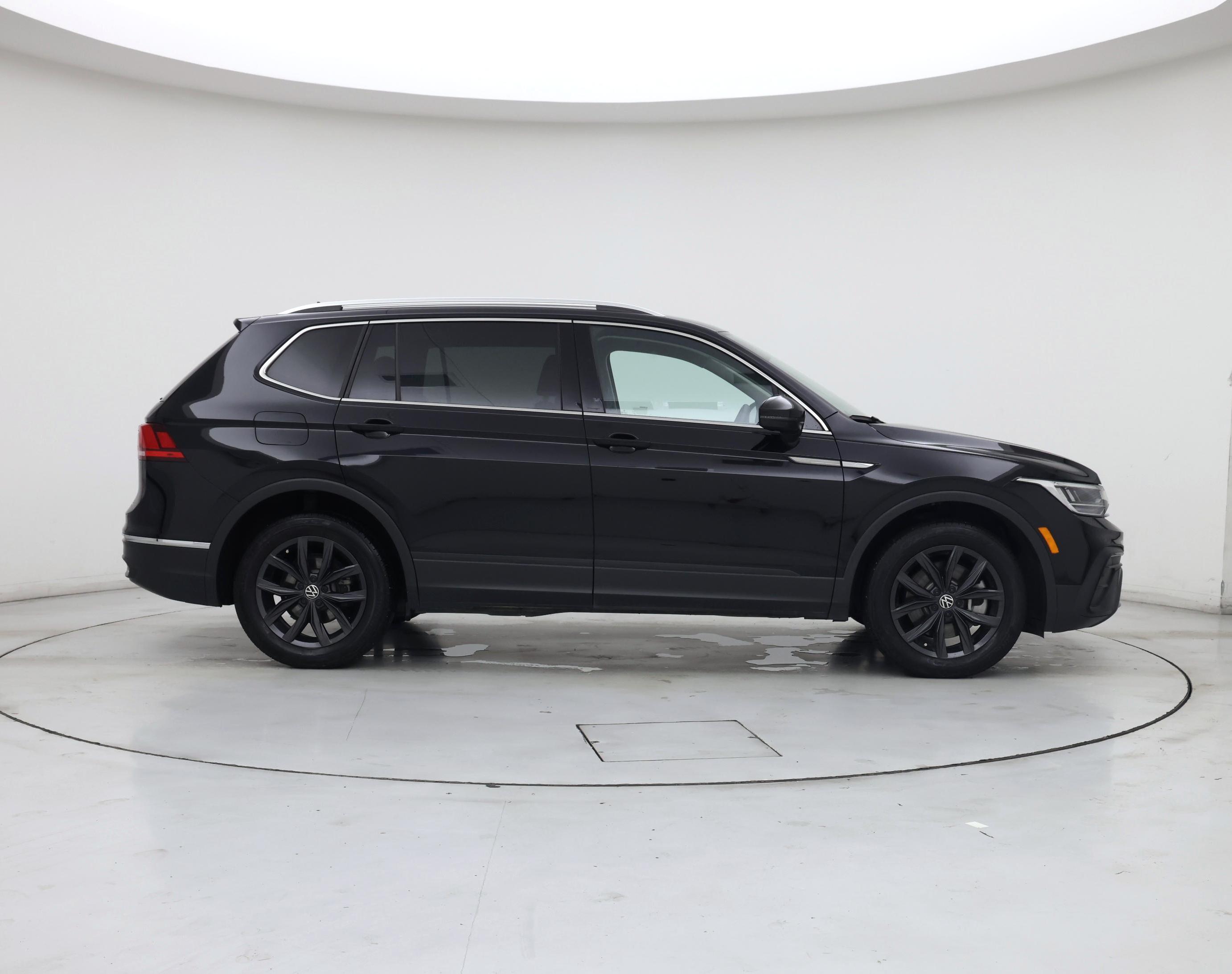 Thumbnail: 2024 Volkswagen Tiguan - 7