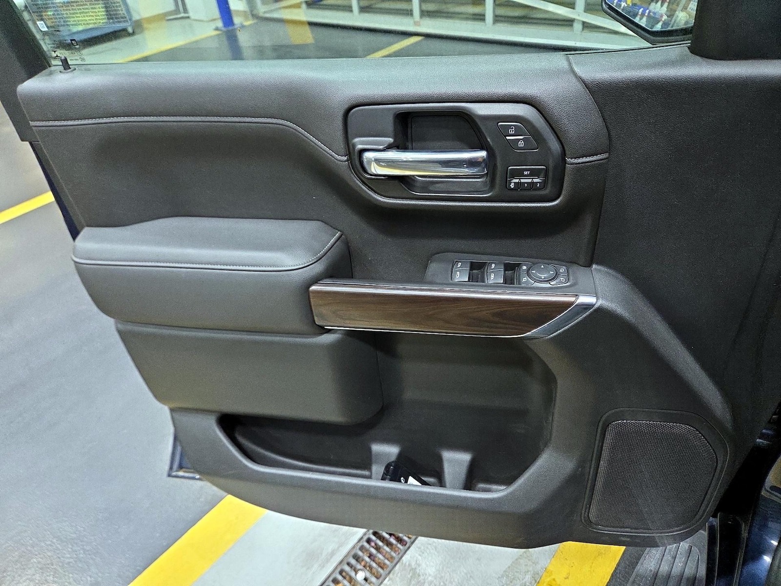 2020 GMC Sierra 1500 SLT - Photo 11