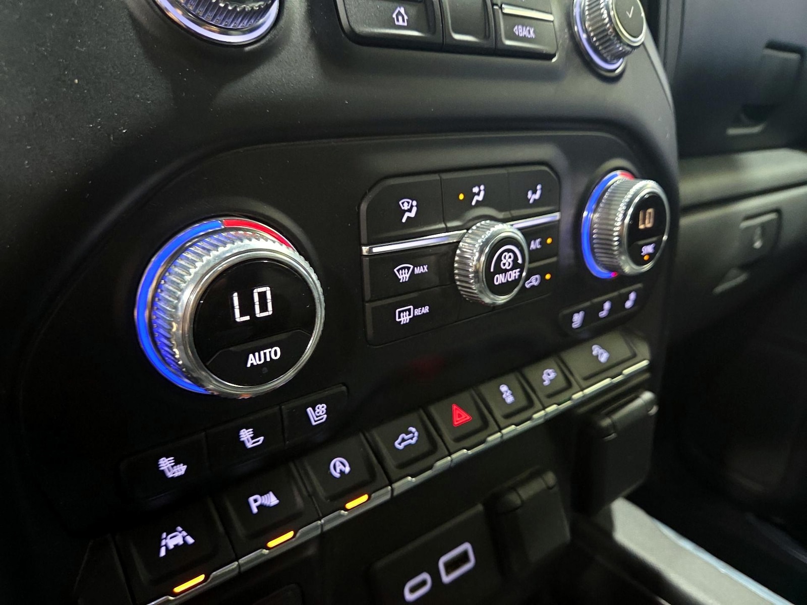 2020 GMC Sierra 1500 SLT - Photo 13