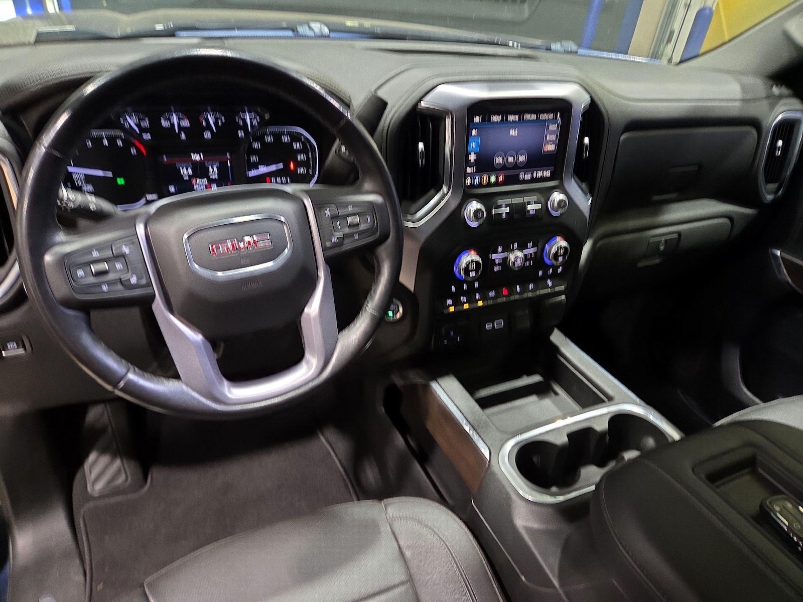 2020 GMC Sierra 1500 SLT - Photo 8