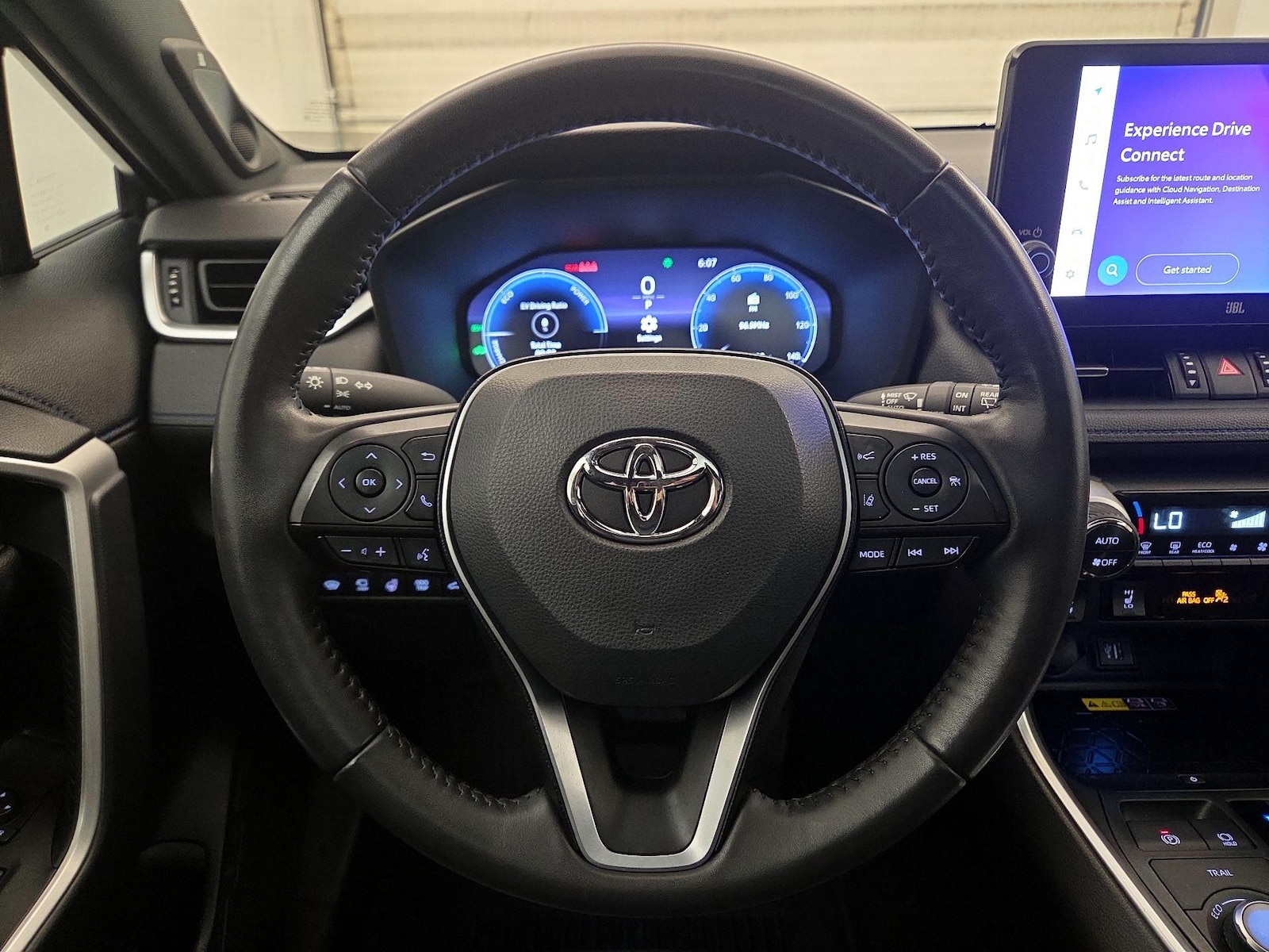 2023 Toyota RAV4 XSE - Photo 11