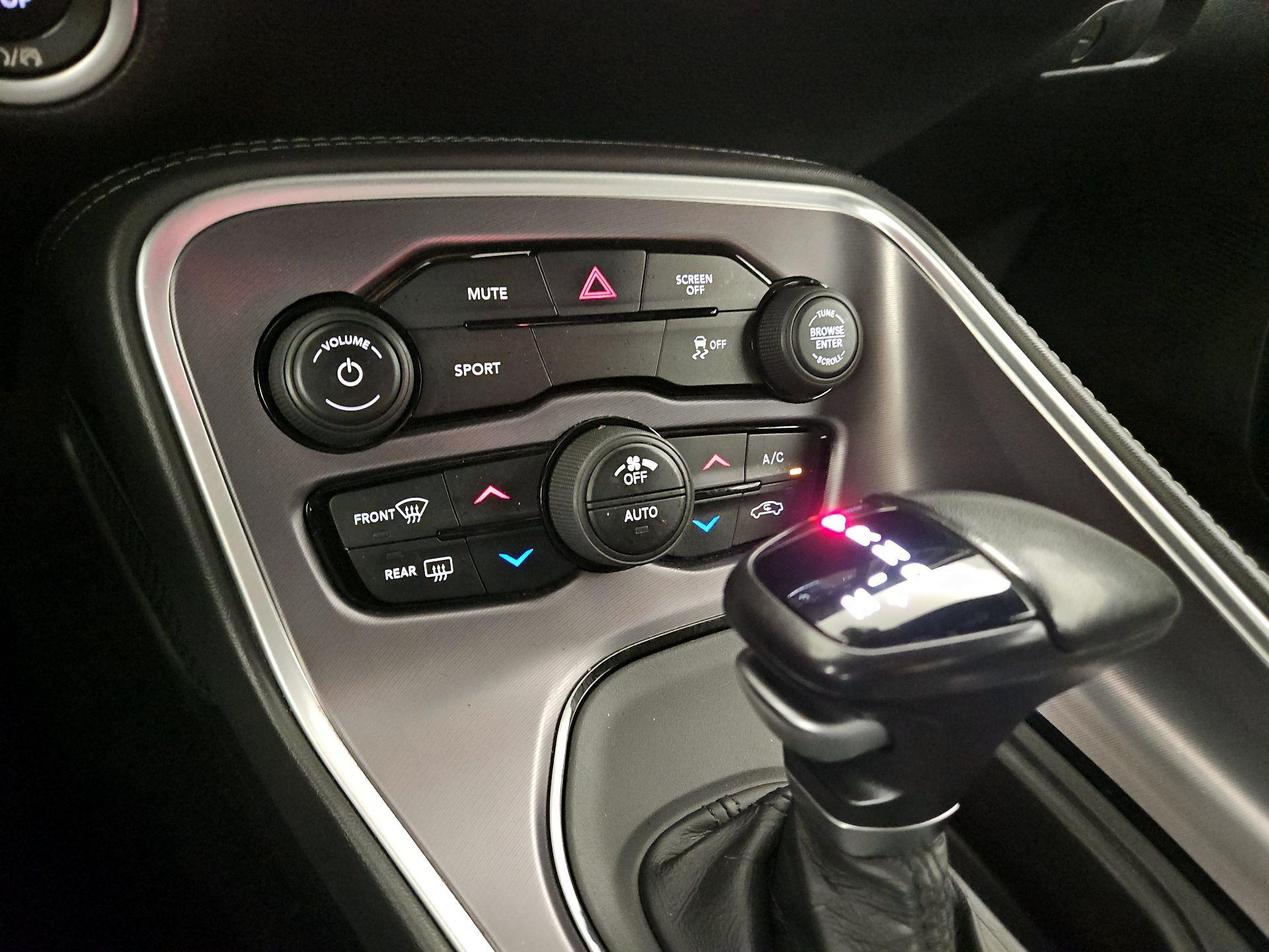 Thumbnail: 2019 Dodge Challenger - 14