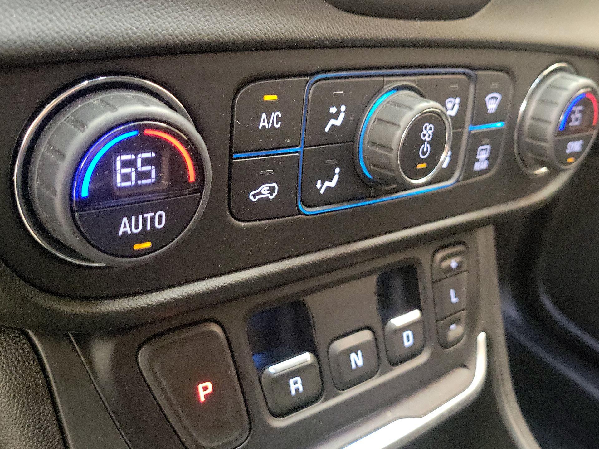 Thumbnail: 2018 GMC Terrain - 16