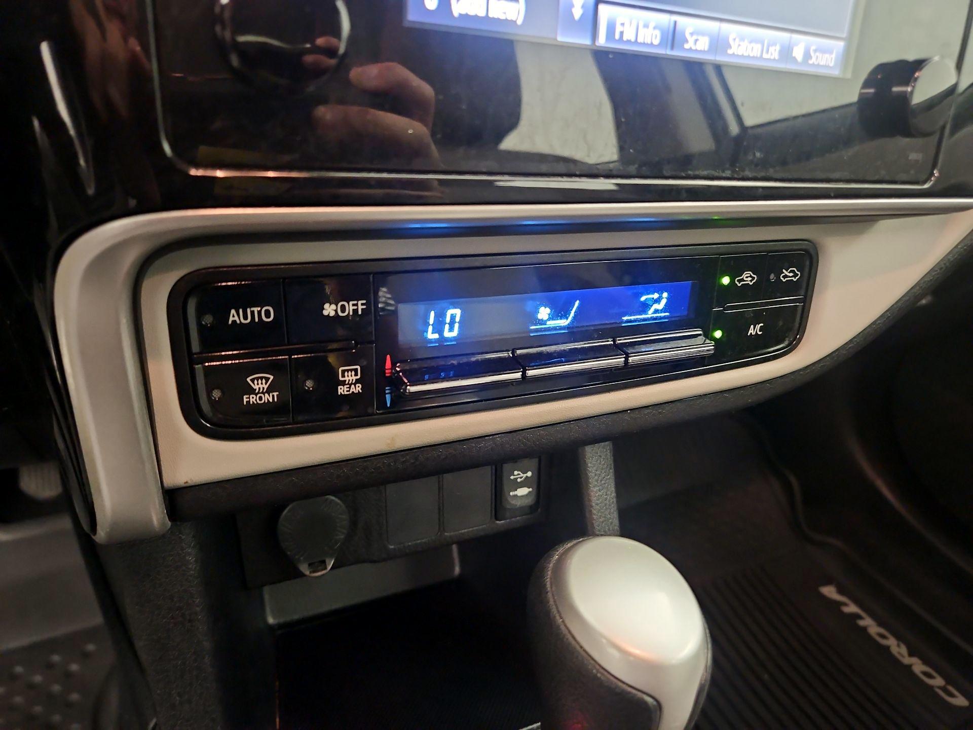 Thumbnail: 2018 Toyota Corolla - 14