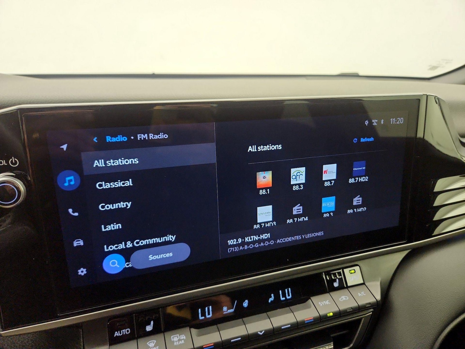 2025 Toyota Camry XSE - Photo 16