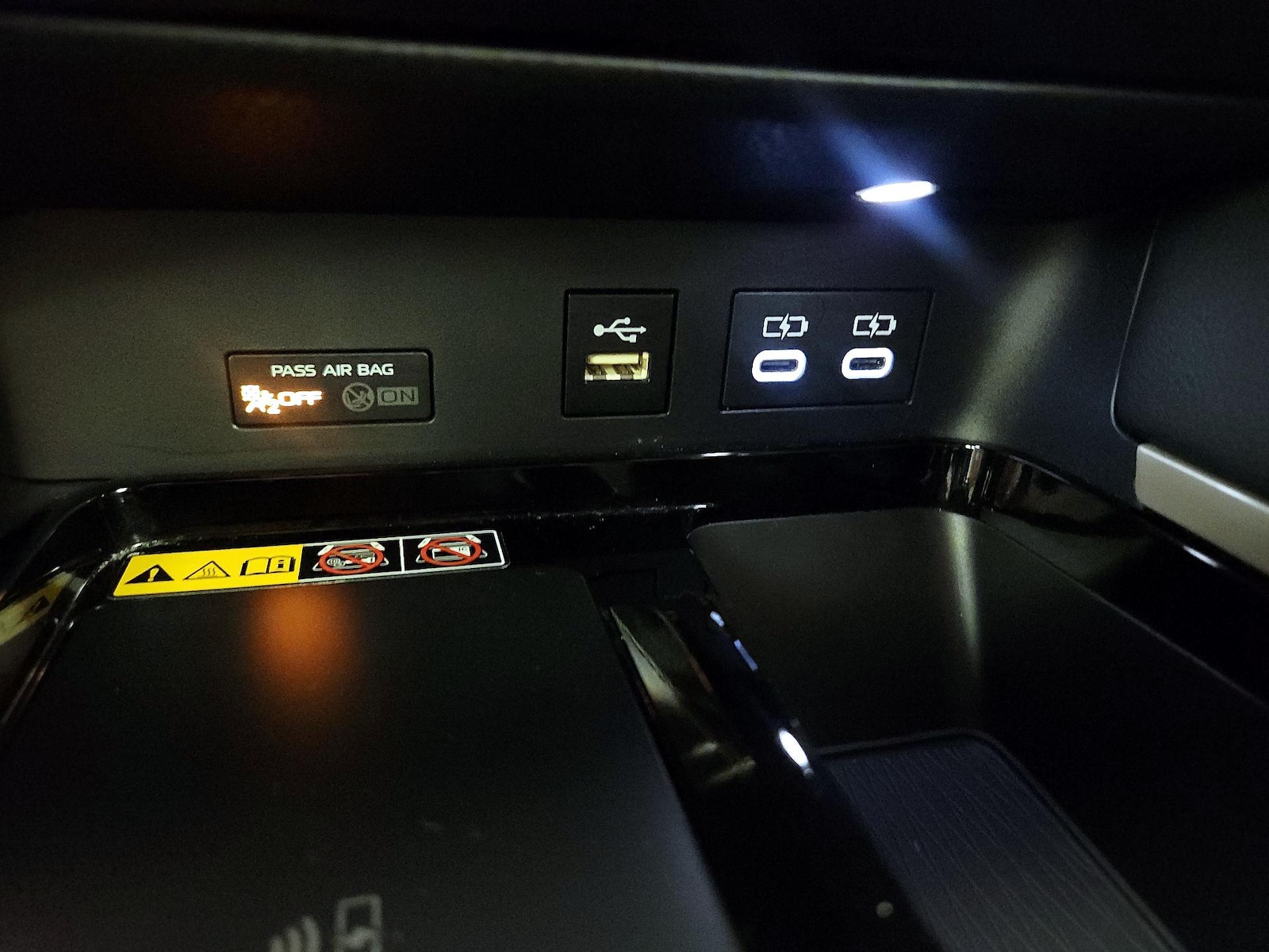 2025 Toyota Camry XSE - Photo 19