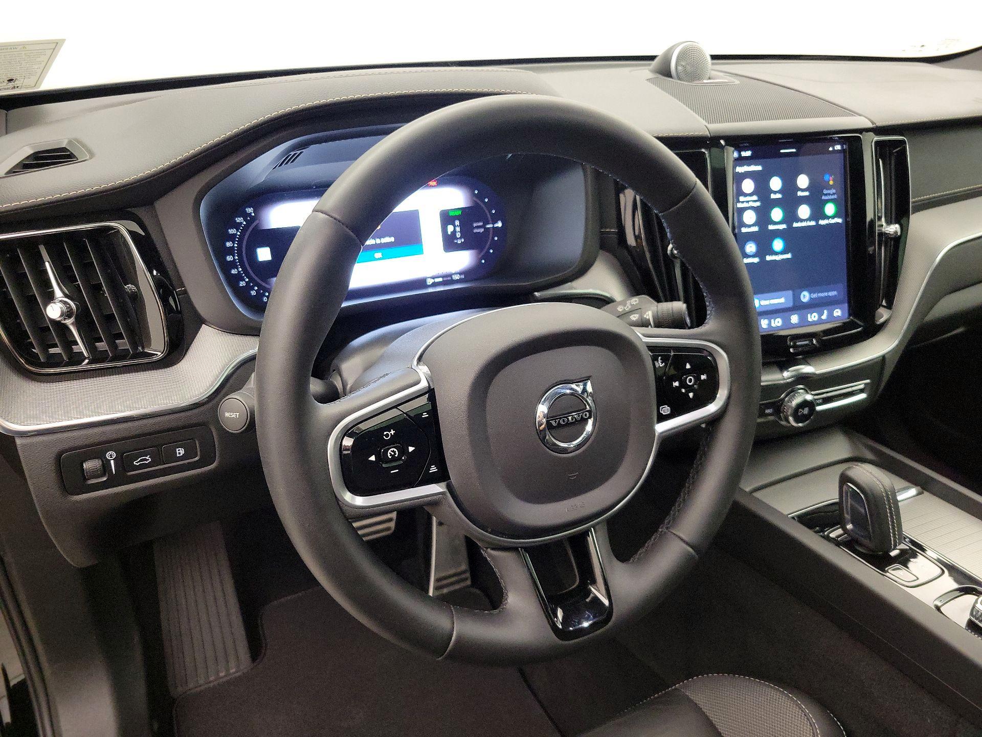 Thumbnail: 2022 Volvo XC60 - 10