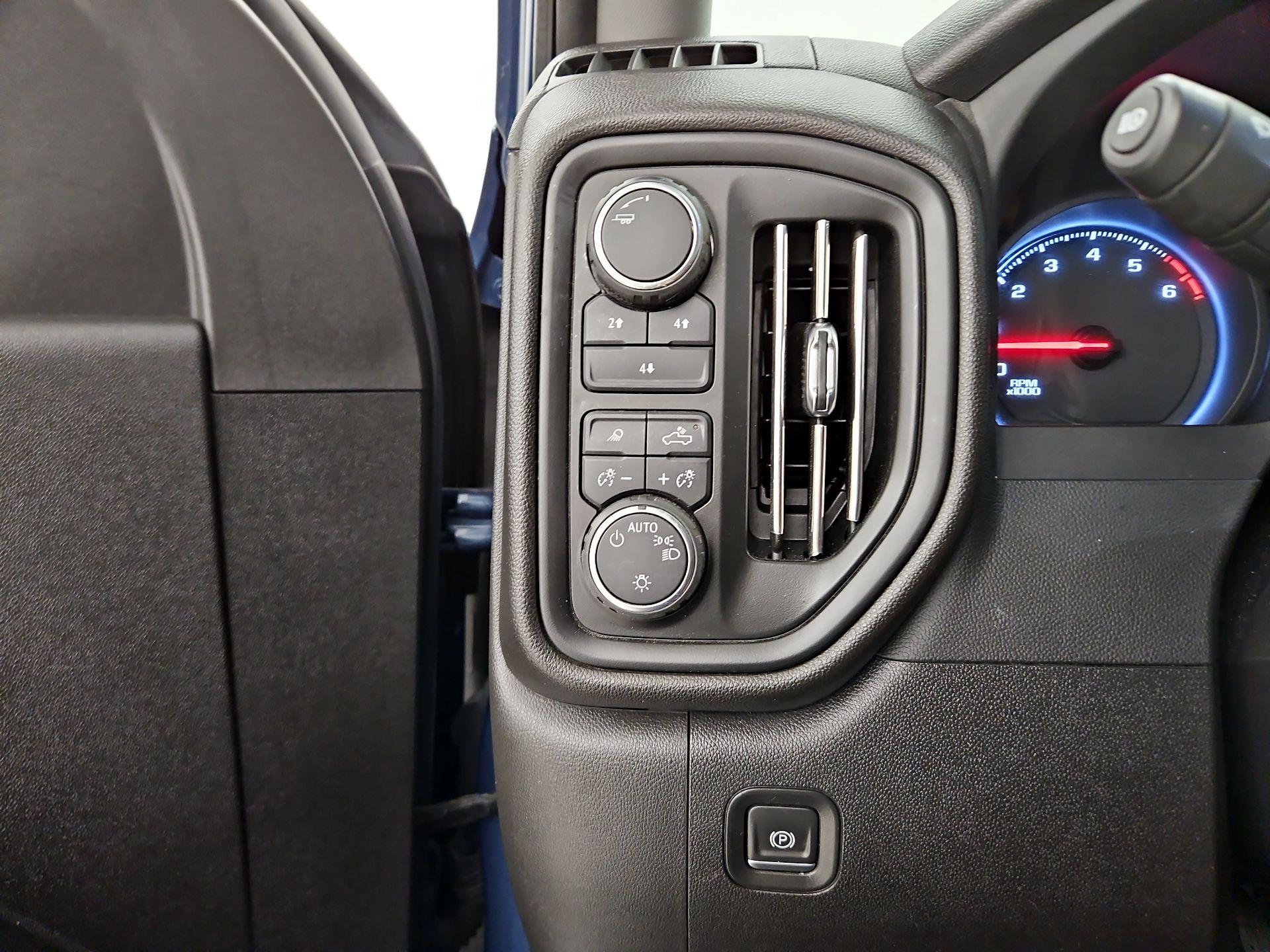 Thumbnail: 2024 Chevrolet Silverado 2500 - 13