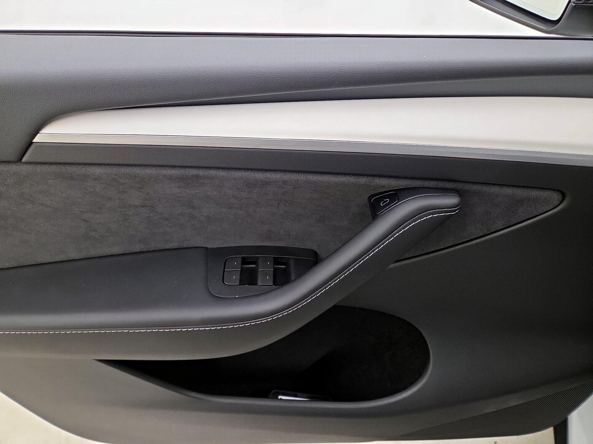 Thumbnail: 2023 Tesla Model Y - 12