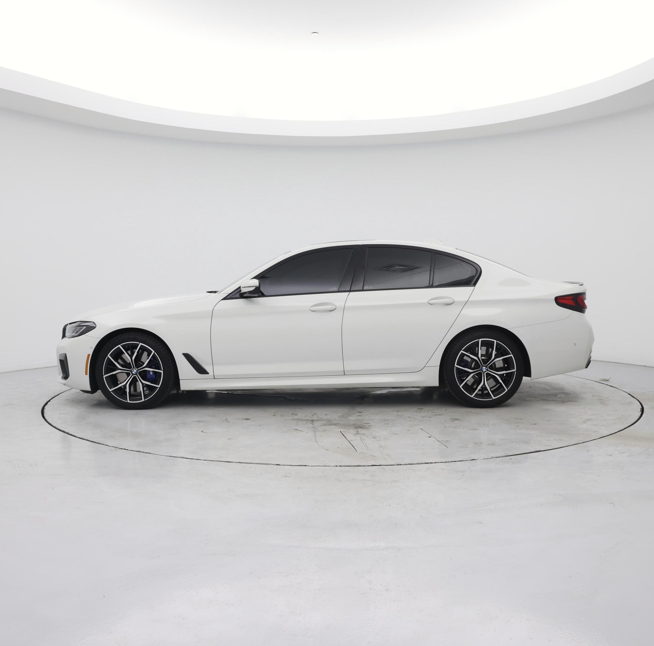 Thumbnail: 2023 BMW 5 Series - 3