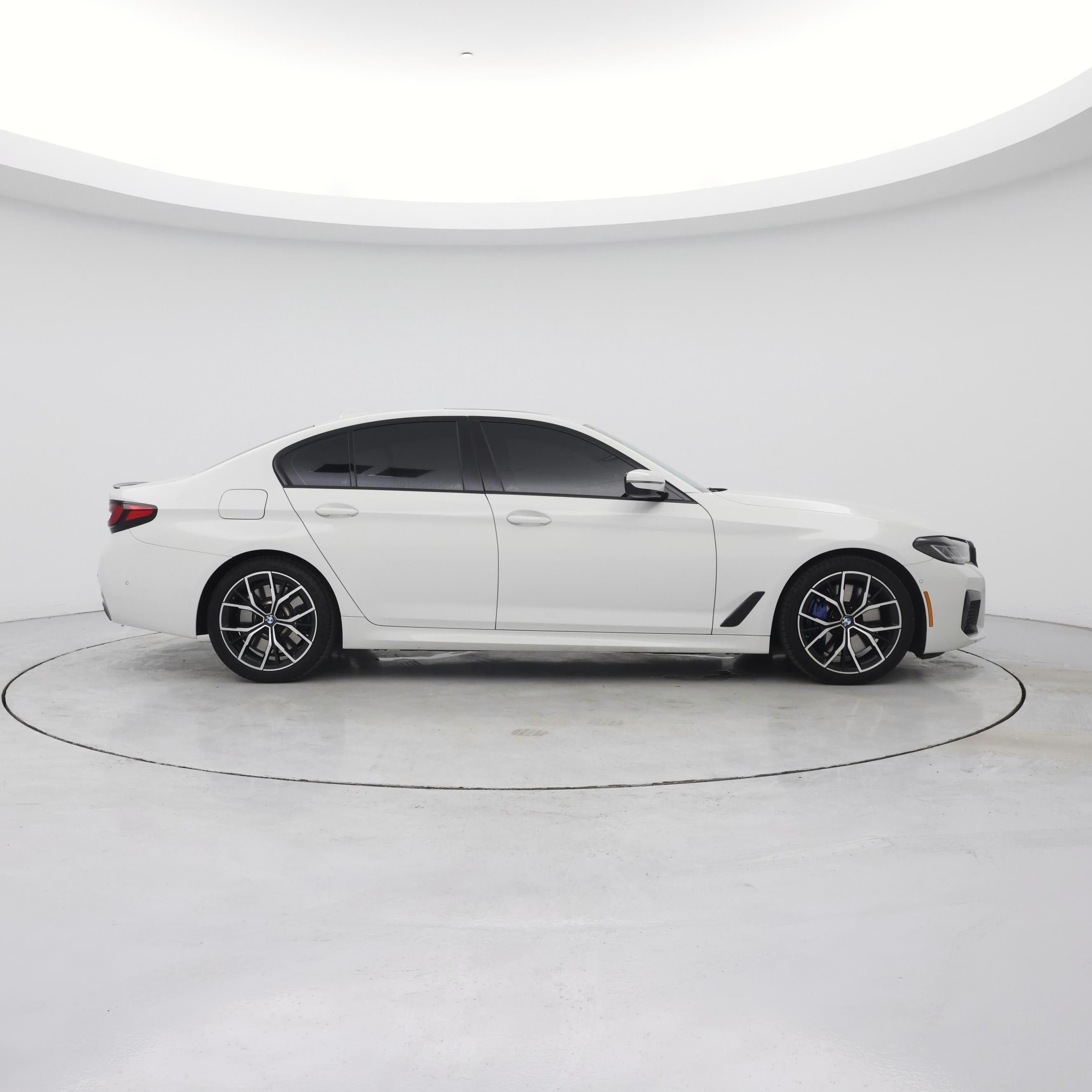 Thumbnail: 2023 BMW 5 Series - 7