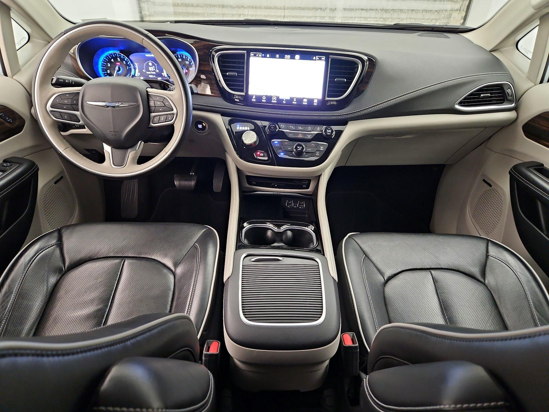 Thumbnail: 2021 Chrysler Pacifica - 9