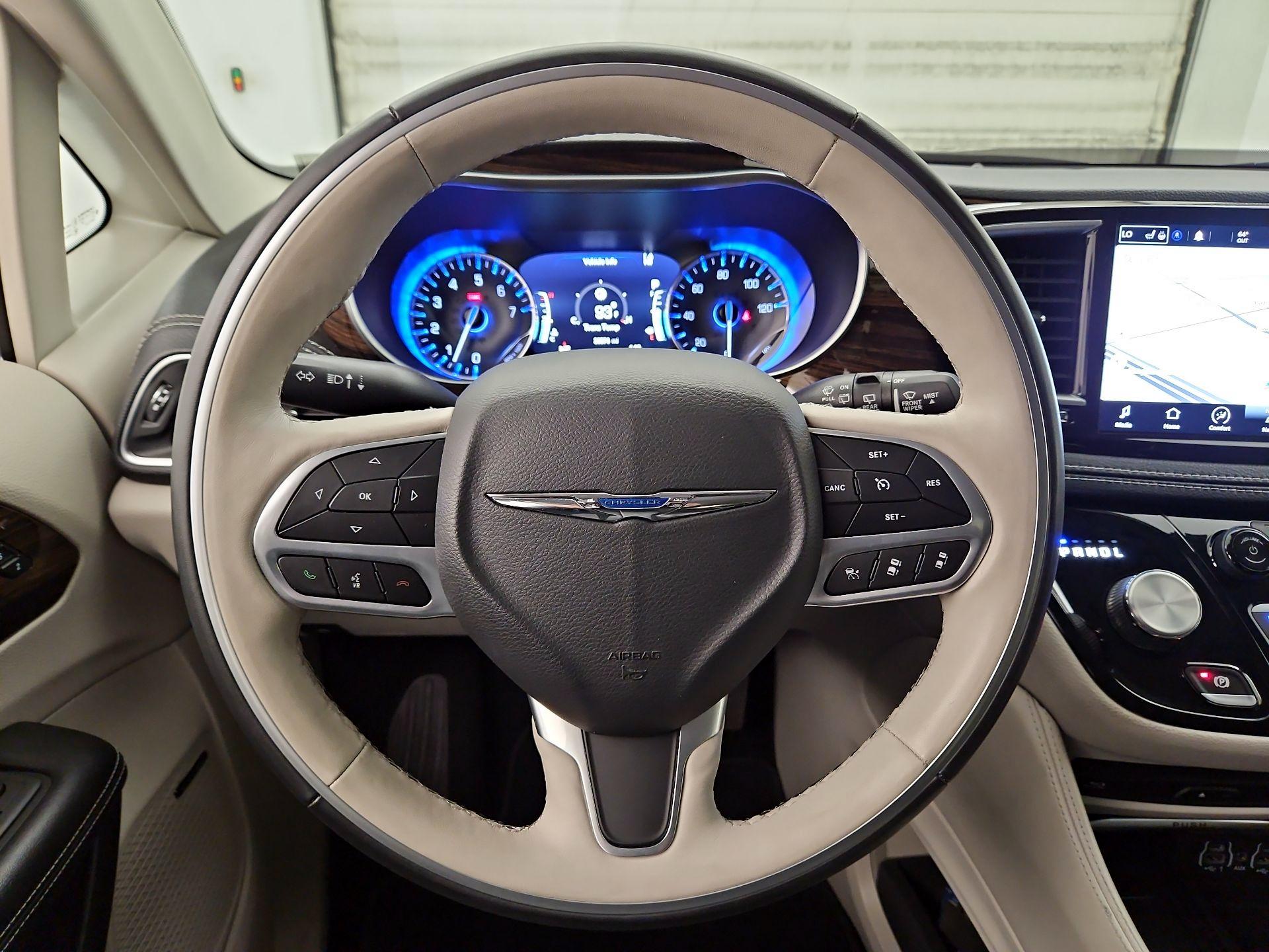 Thumbnail: 2021 Chrysler Pacifica - 10