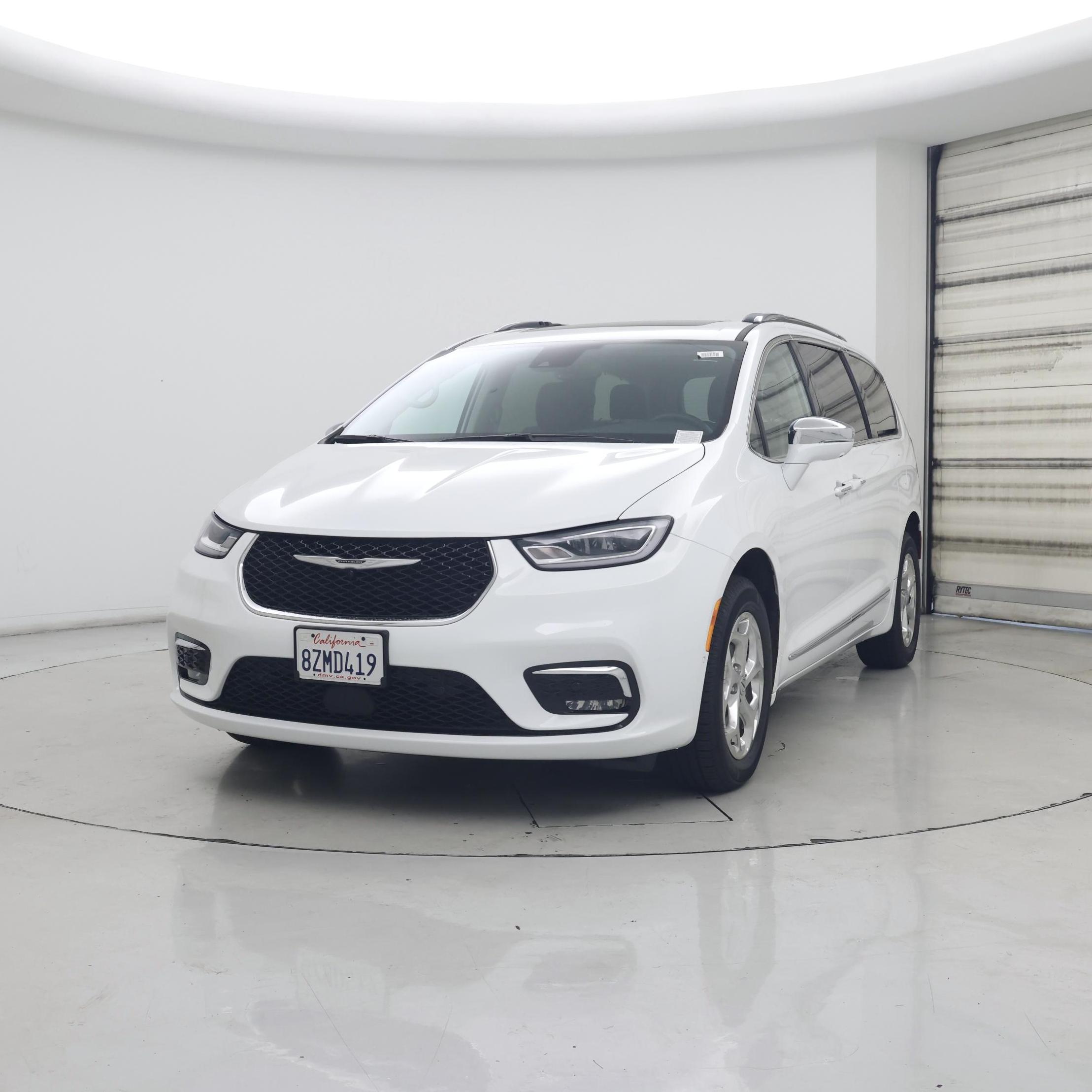 Thumbnail: 2021 Chrysler Pacifica - 4