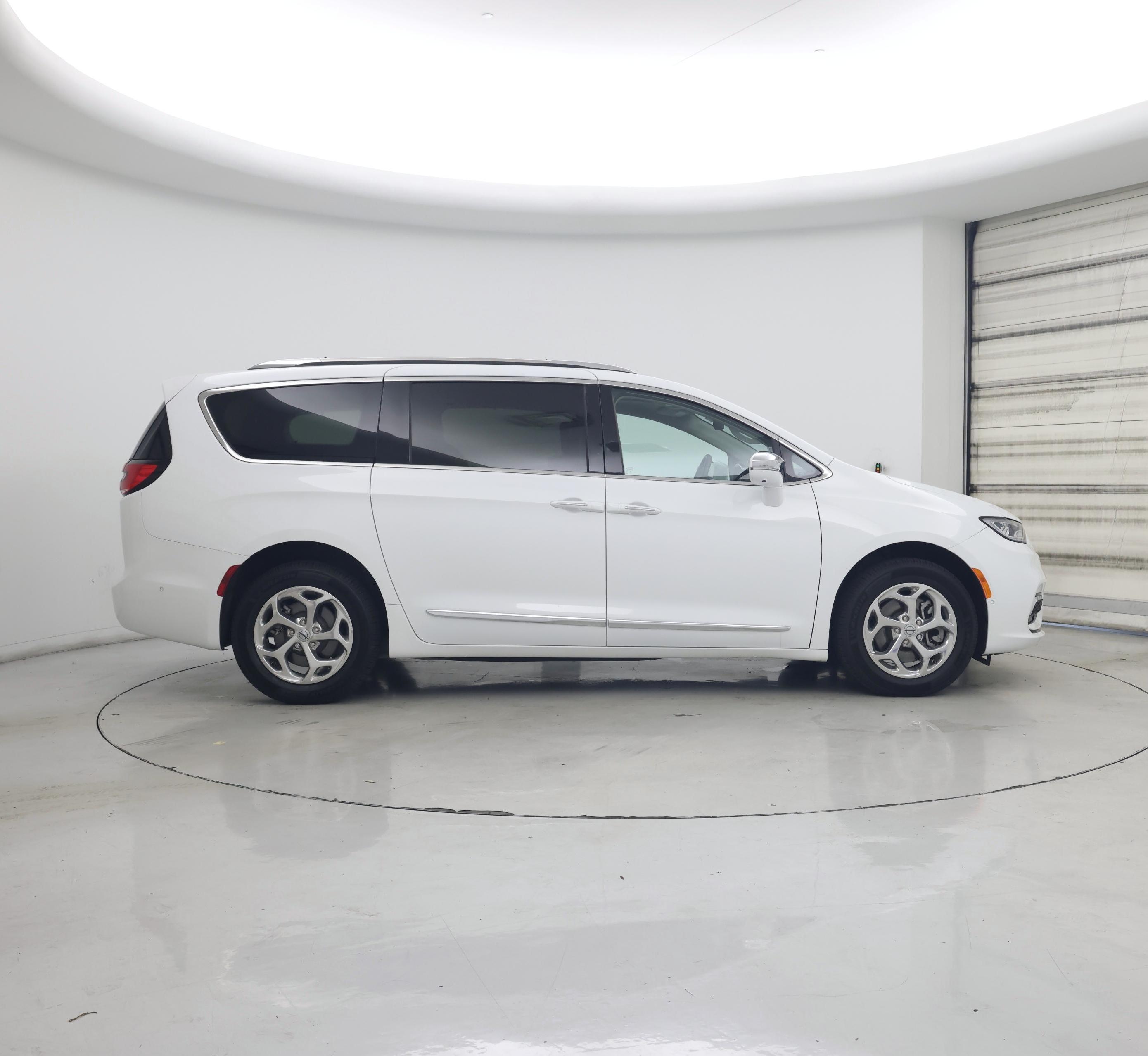 Thumbnail: 2021 Chrysler Pacifica - 7