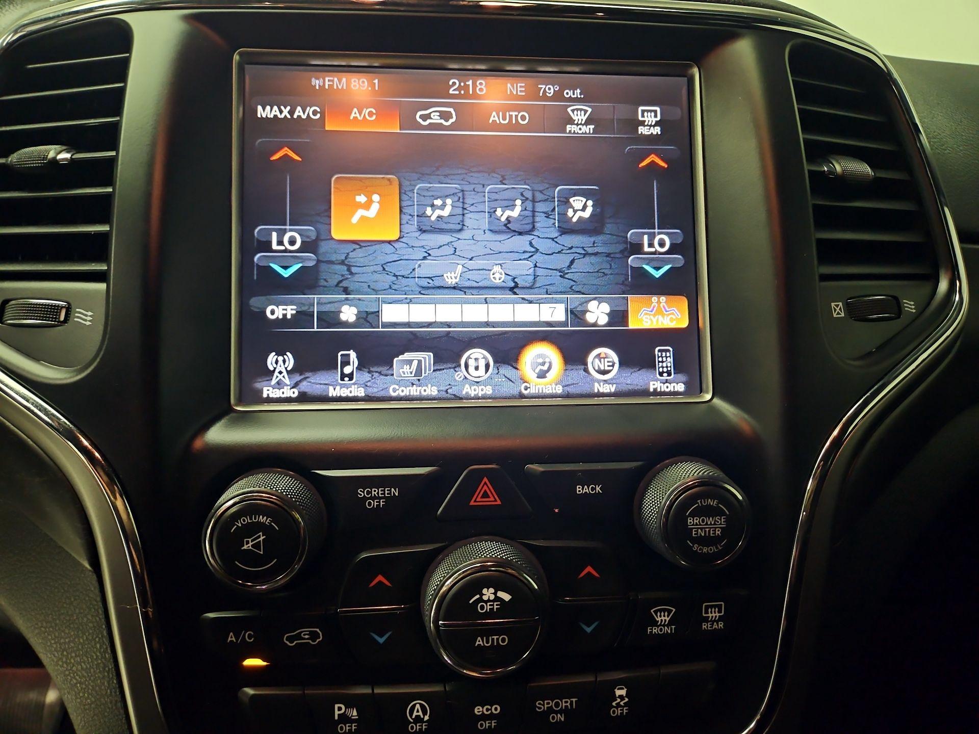 Thumbnail: 2017 Jeep Grand Cherokee - 17