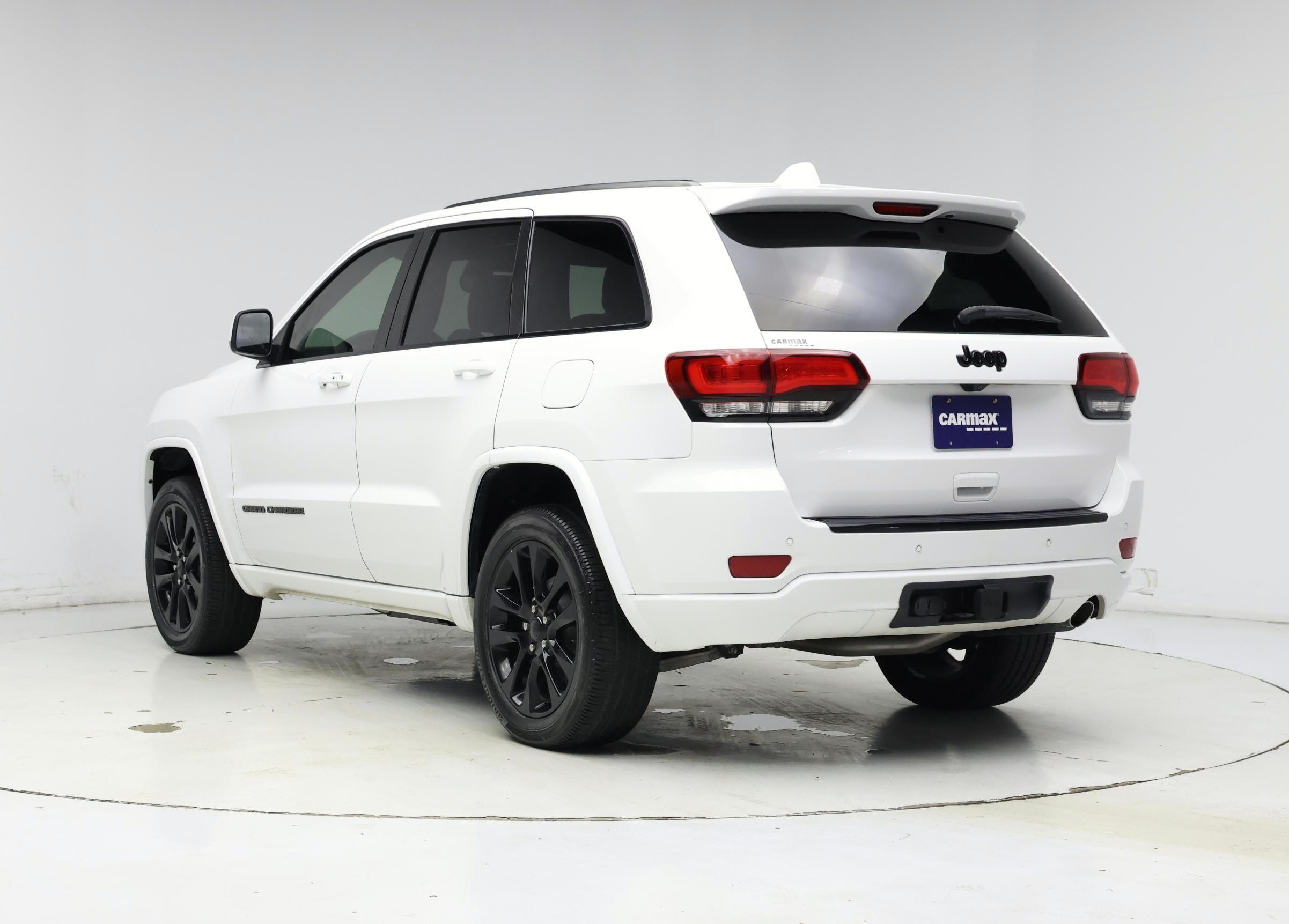 Thumbnail: 2017 Jeep Grand Cherokee - 2