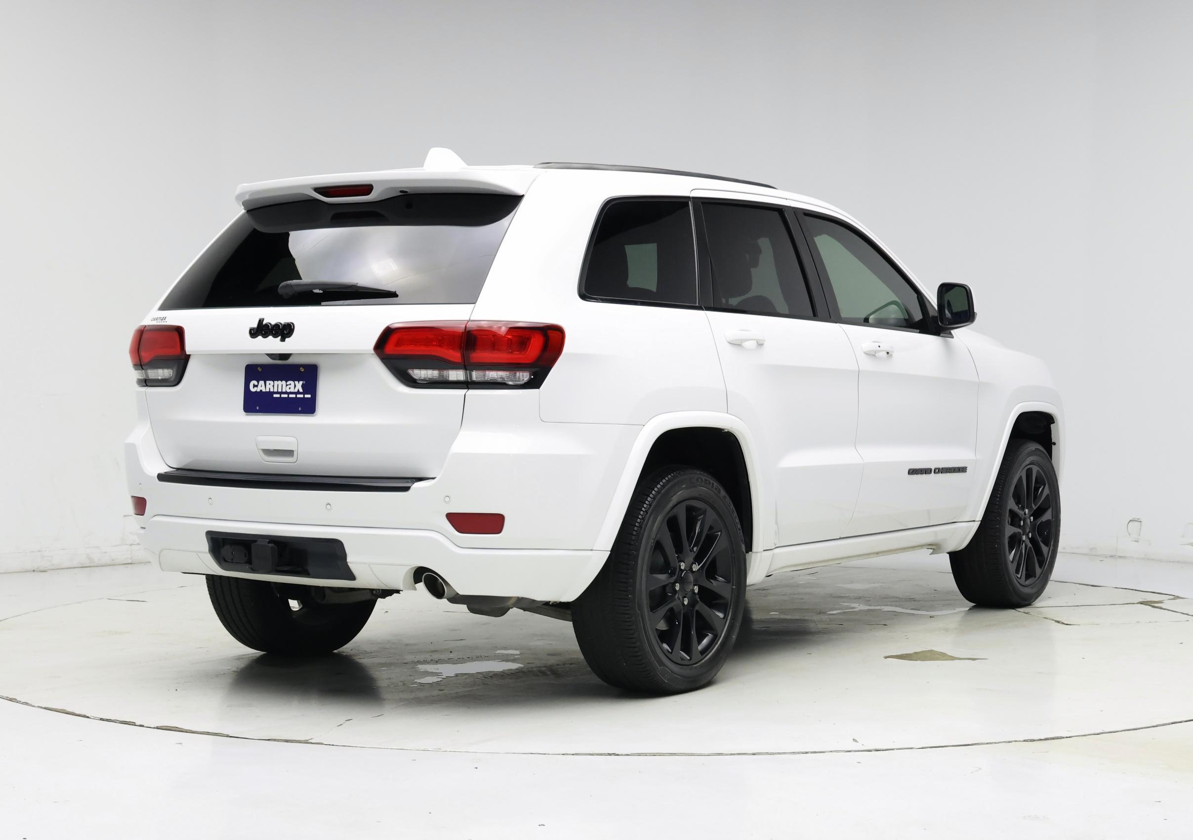 Thumbnail: 2017 Jeep Grand Cherokee - 8