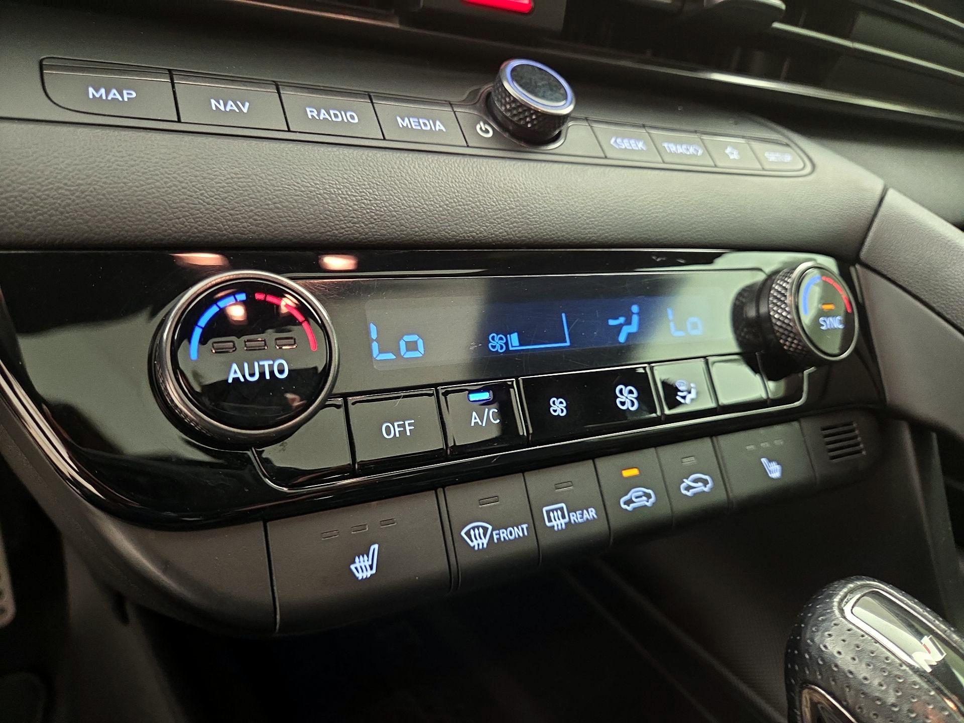 Thumbnail: 2023 Hyundai Elantra - 17