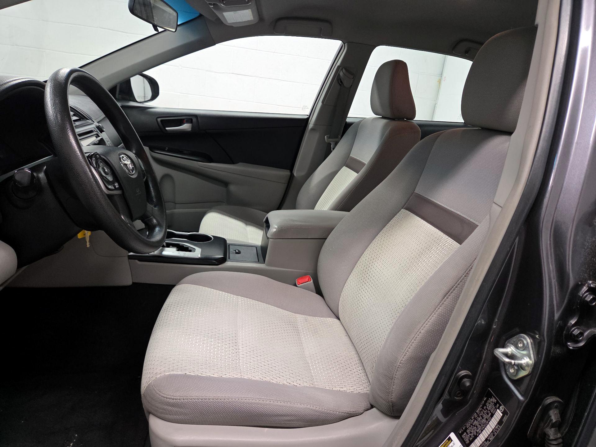 Thumbnail: 2014 Toyota Camry - 9