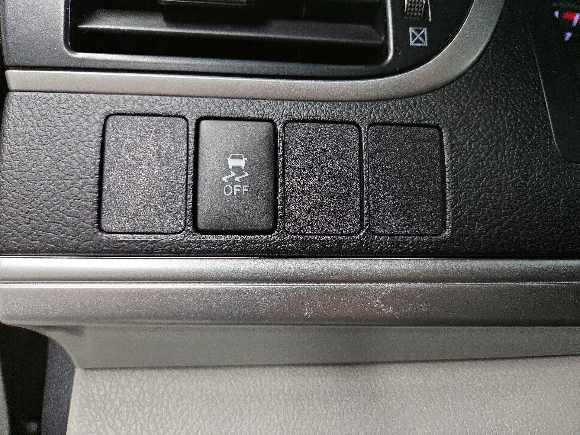 Thumbnail: 2014 Toyota Camry - 11