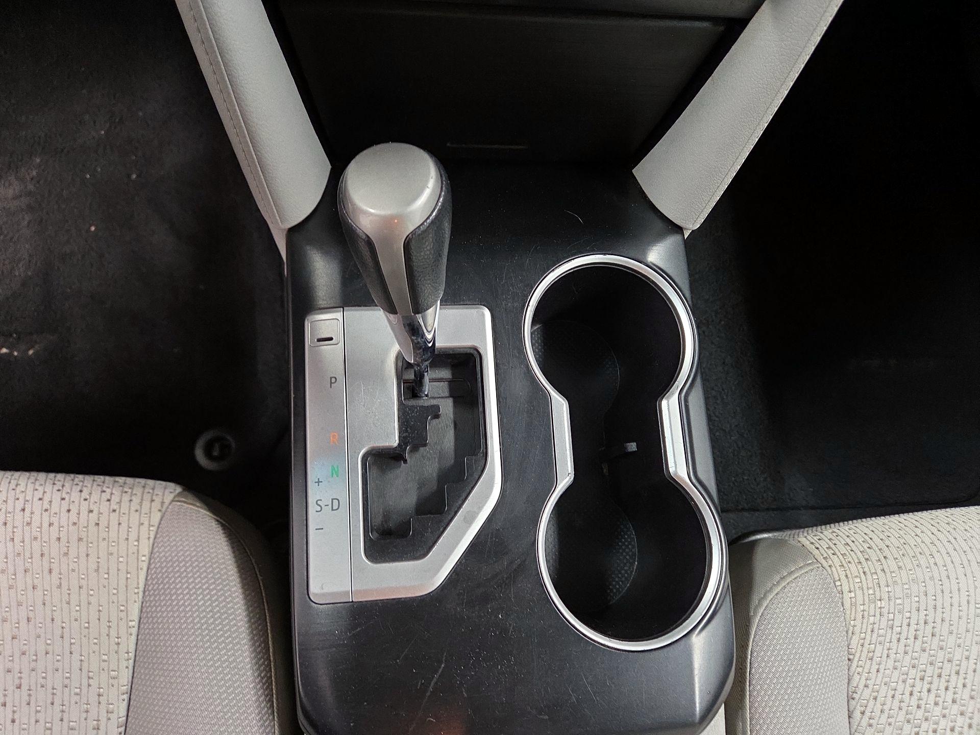 Thumbnail: 2014 Toyota Camry - 15