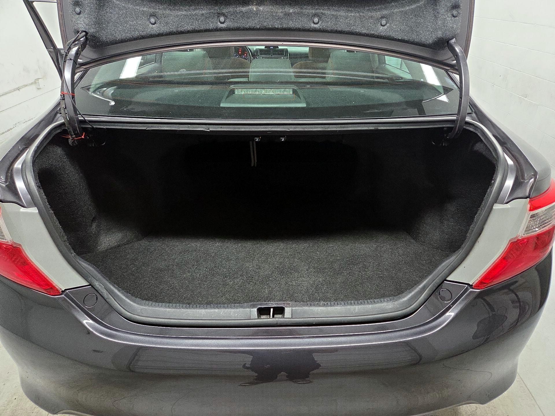 Thumbnail: 2014 Toyota Camry - 18